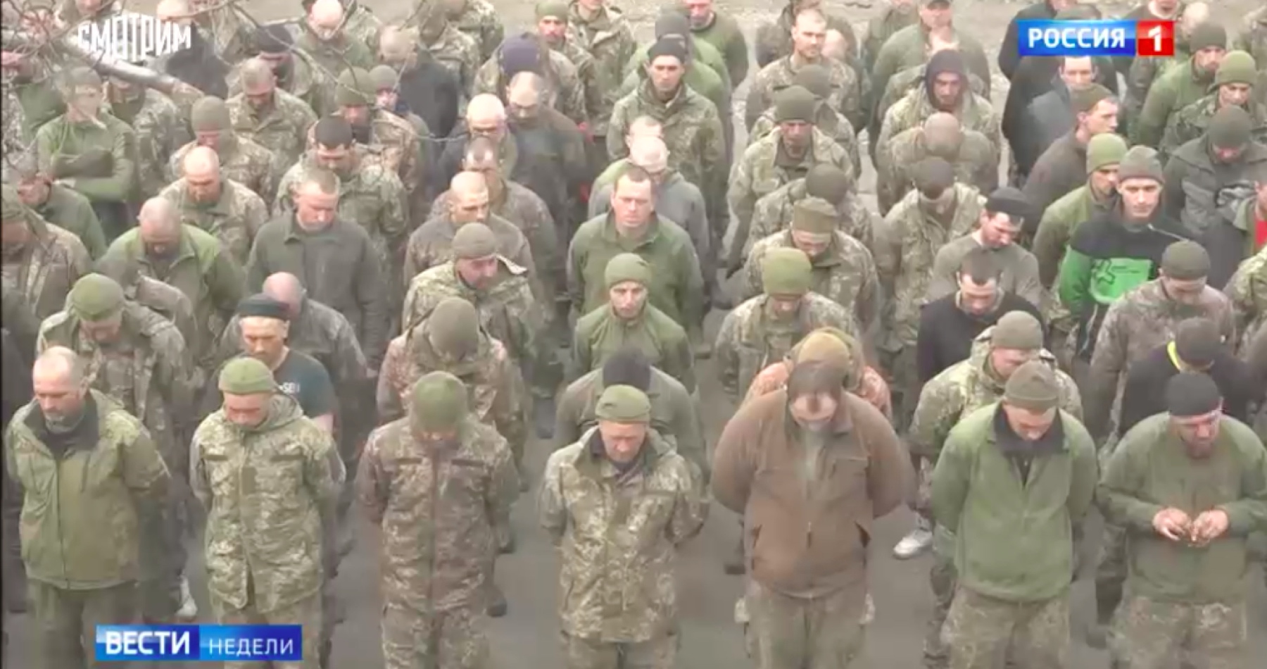 Пленные украинцы в плену. Пленные украинские военные Мариуполь. Украинские военнопленные в Мариуполе.