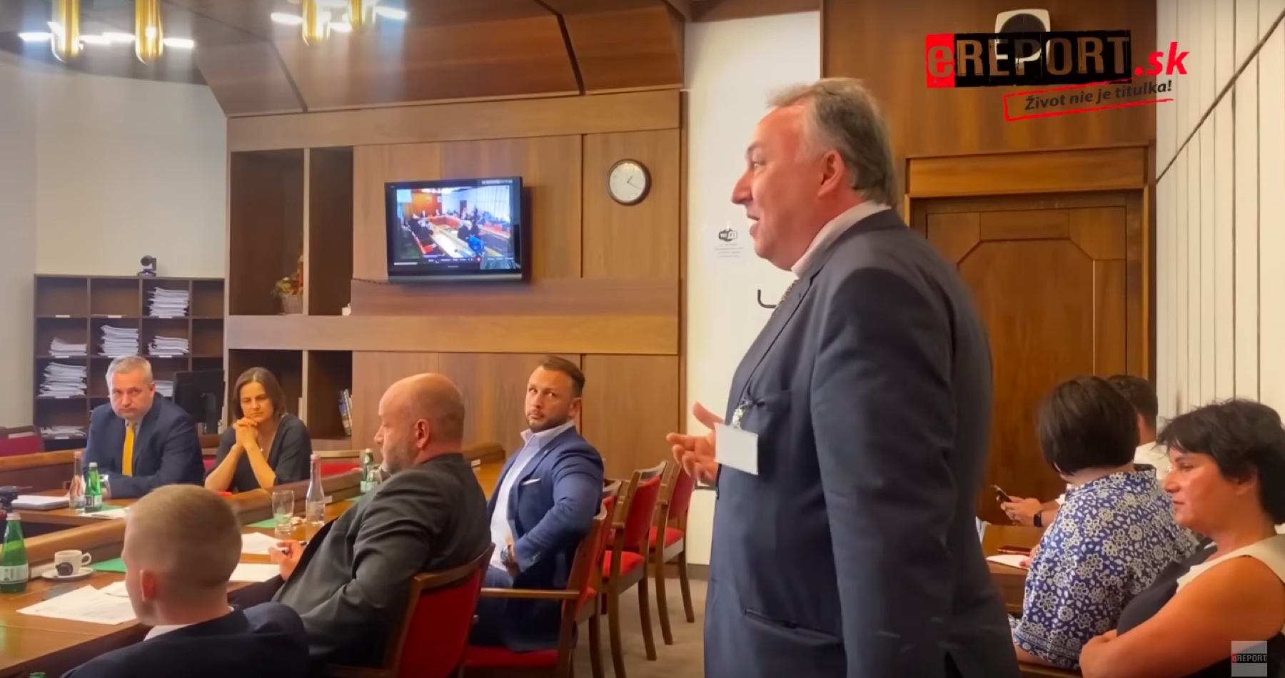 VIDEO: Ministerkou spravodlivosti odvolaný sudca Roman Fitt zoči-voči Kolíkovej prehovoril na Ústavnoprávnom výbore o okolnostiach šokujúceho zásahu NAKA na bratislavskom okresnom súdu týkajúceho sa prípadu kajúcnikov Makóa a Beňu