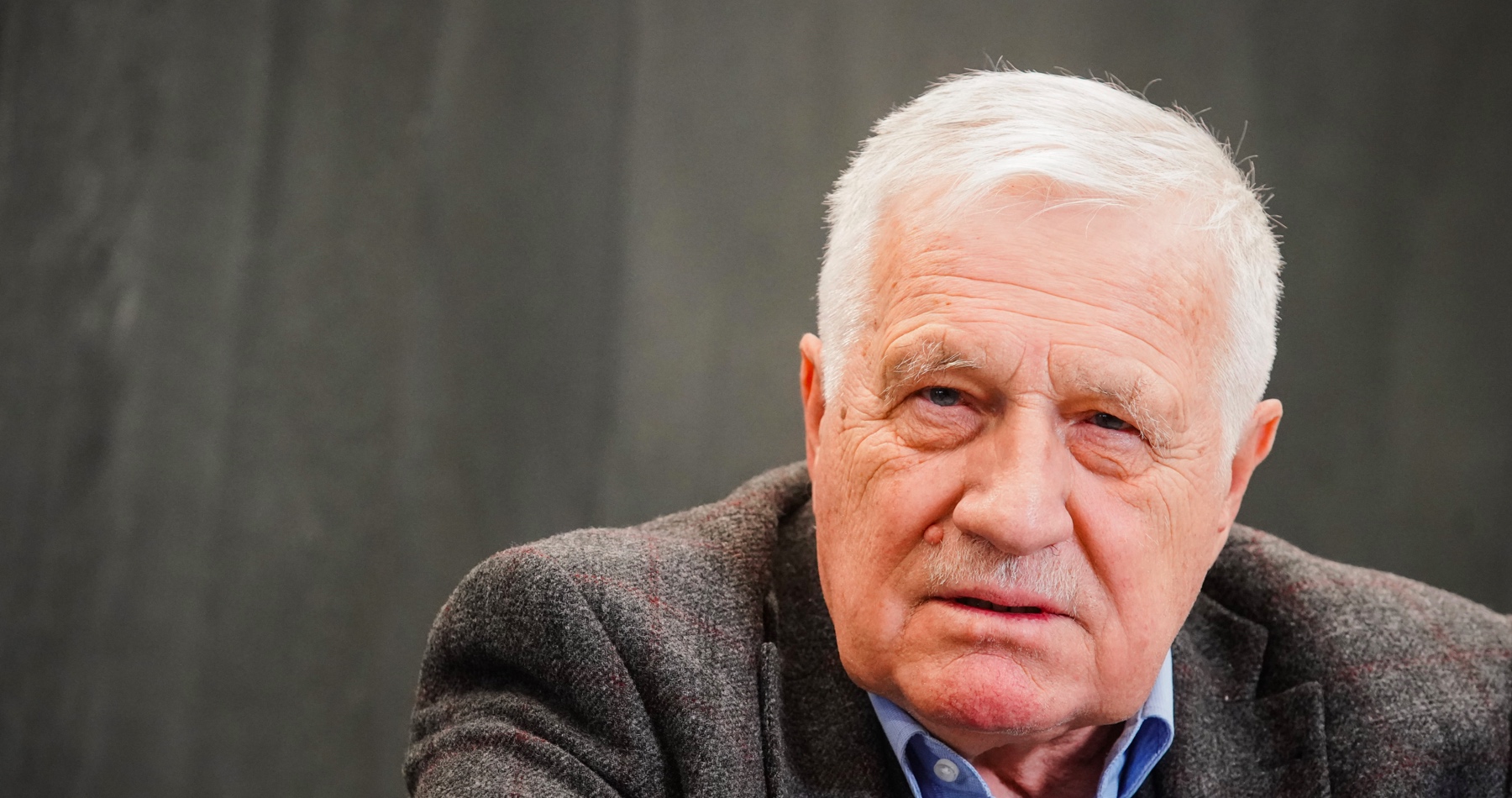 Václav Klaus o verejnej debate ohľadne konfliktu na Ukrajine: „Dnes existující jednosměrná propaganda a podlehnutí takové propagandě jsou cestou do nového poddanství a nesvobody“