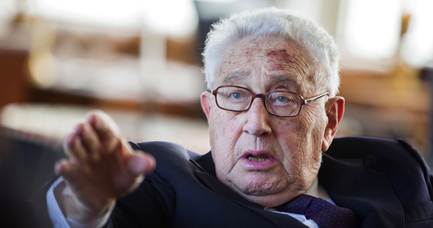 „Jsme na pokraji války s Ruskem a Čínou. Nevíme, jak to skončí,“ varuje Kissinger a říká, že za ruskou invazi na Ukrajině mohou USA a NATO