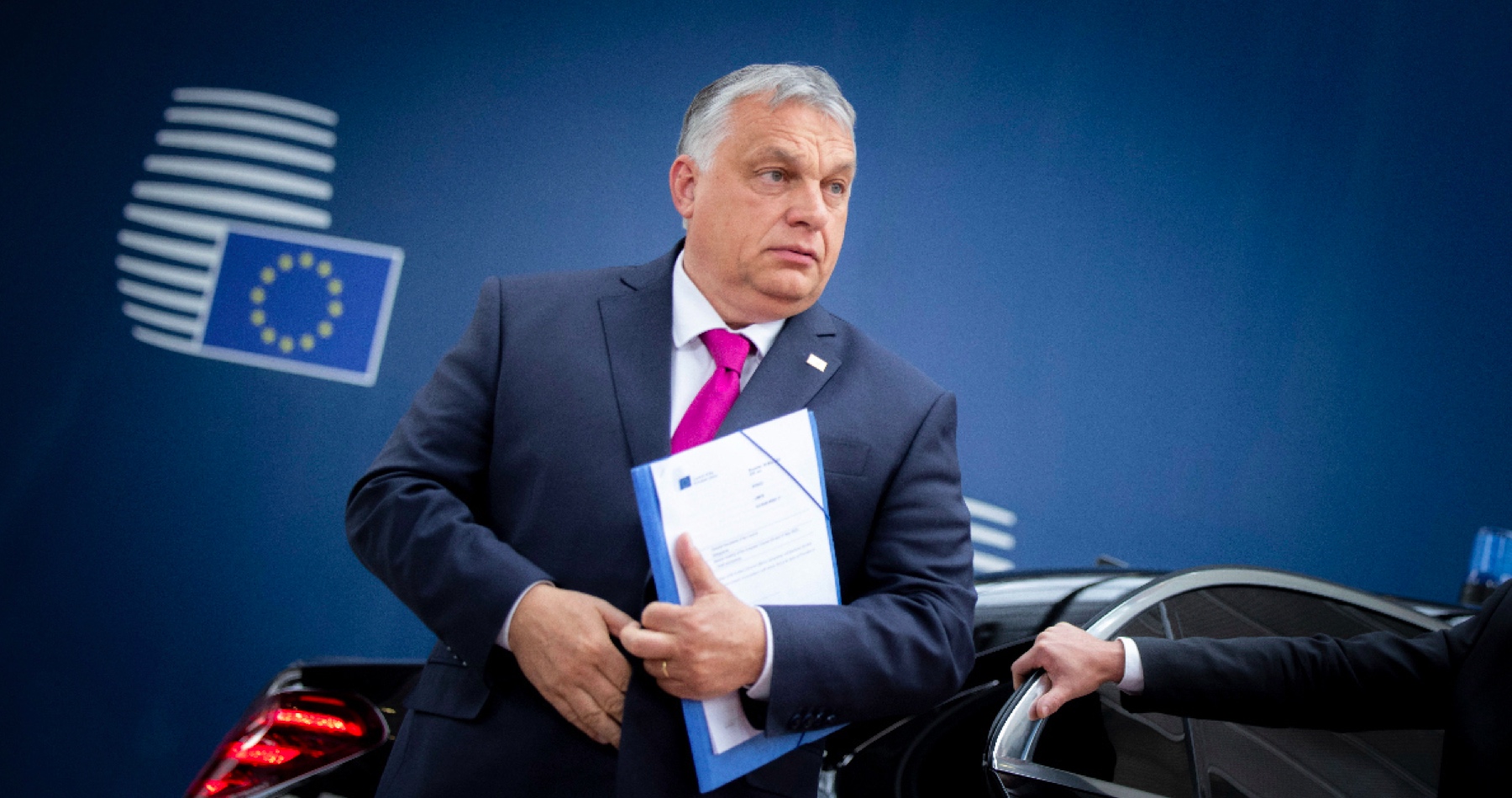 Orbán chce od EÚ, aby do konca roka zrušila sankcie proti Rusku. Fidesz sa chce spýtať Maďarov na protiruské sankcie