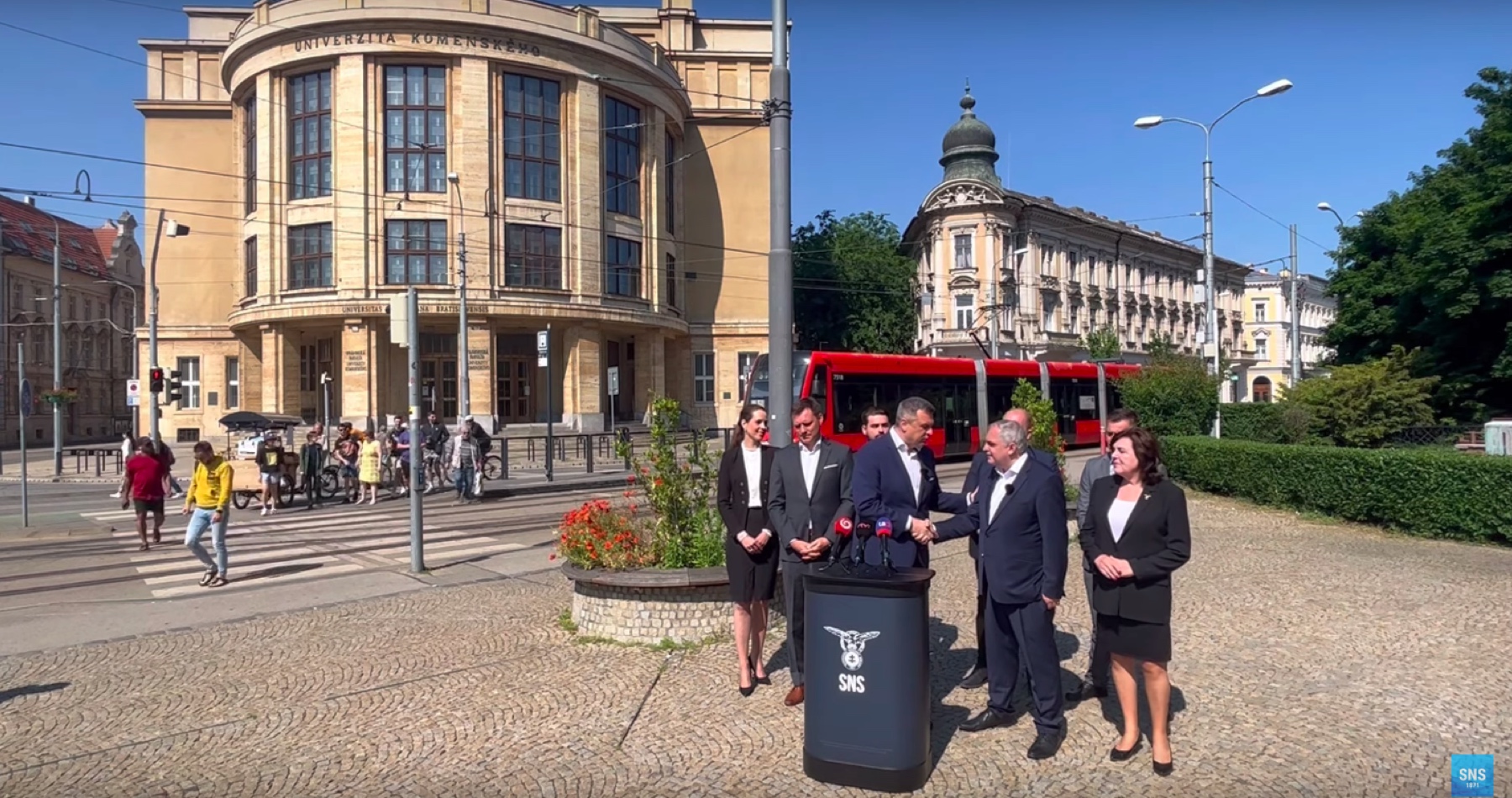VIDEO: Politológ Michelko bude v parlamentných voľbách kandidovať za SNS: „Je reálna šanca, že hlasy voličov Slovenskej národnej strany neprepadnú. Na kandidátke je viacero osobností“