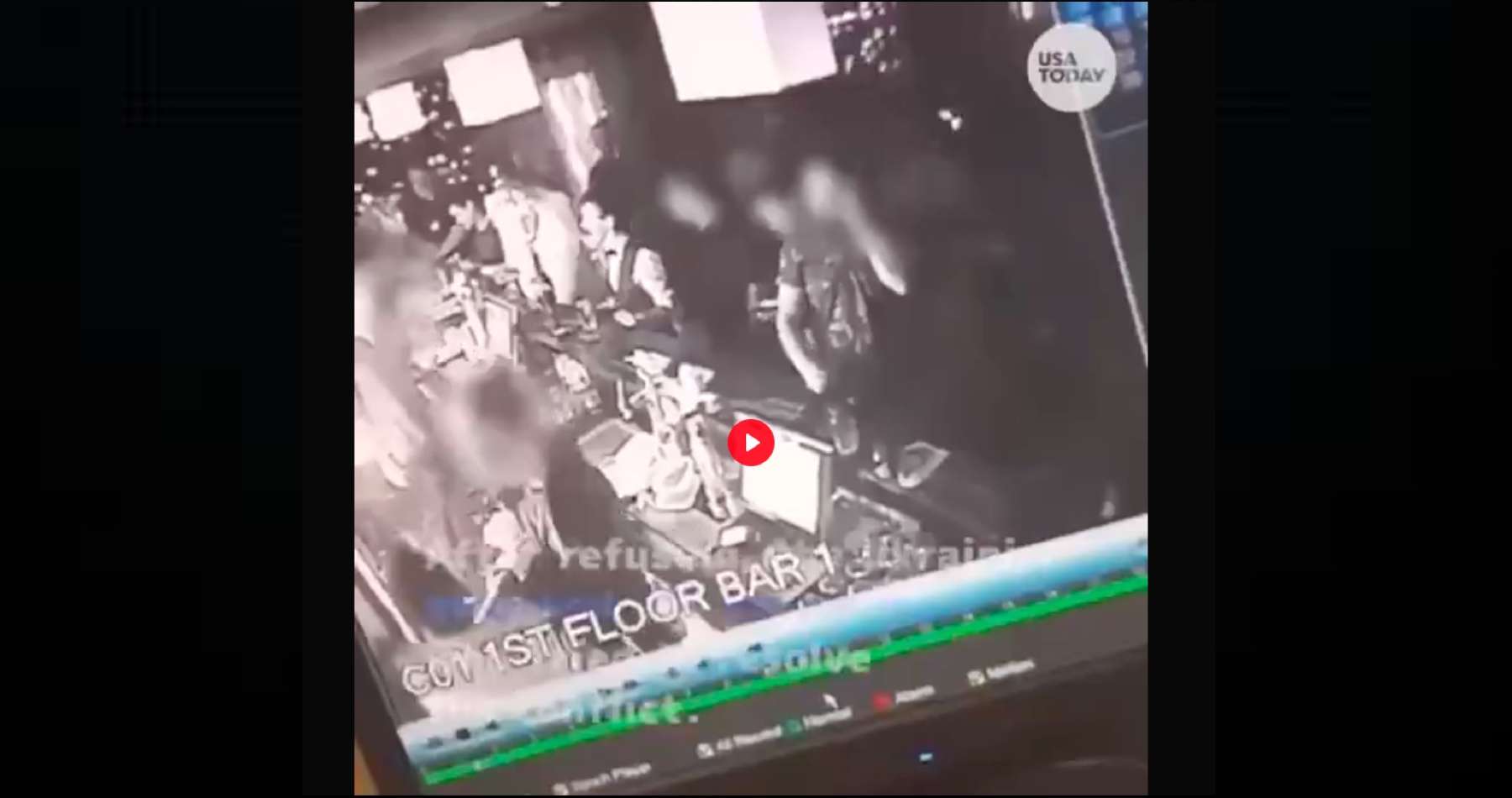 VIDEO: Zelenského ochrankára zbili v newyorskom bare, keď opitý vyžadoval od Američanov, aby kričali nacistický pozdrav „Sláva Ukrajine!“
