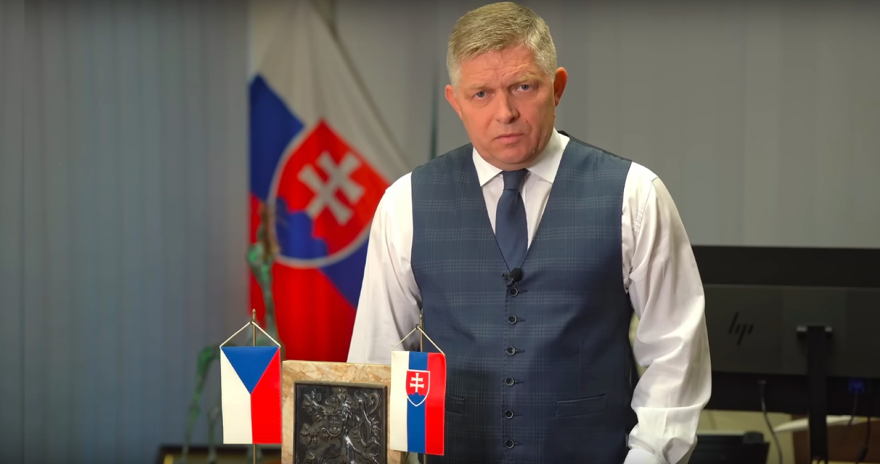 VIDEO: Fico kritizoval českého prezidenta Pavla kvôli neprijateľnému zasahovaniu do predvolebnej kampane proti Smeru a v prospech Čaputovej, ktorá sa v spojení s Progresívnym Slovenskom snaží zlikvidovať opozíciu aj za cenu zneužívania trestného práva. „Česká a Slovenská republika si zaslúžia vzájomnú úctu, rešpekt, priateľstvo,“ vyhlásil šéf Smeru