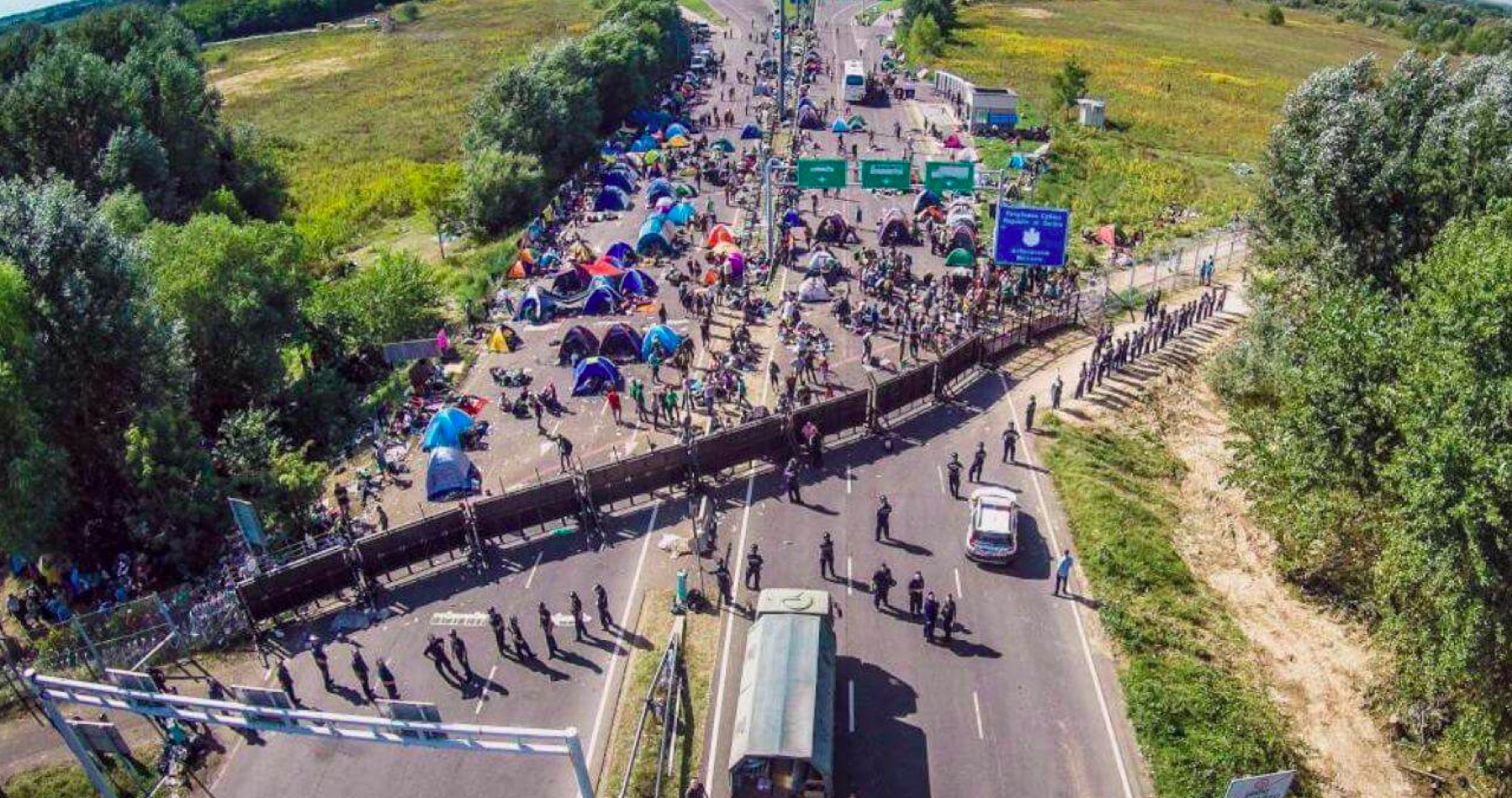 Orbánova vláda chce na ochranu maďarských hraníc pred migrantmi nasadiť aj „občiansku stráž“