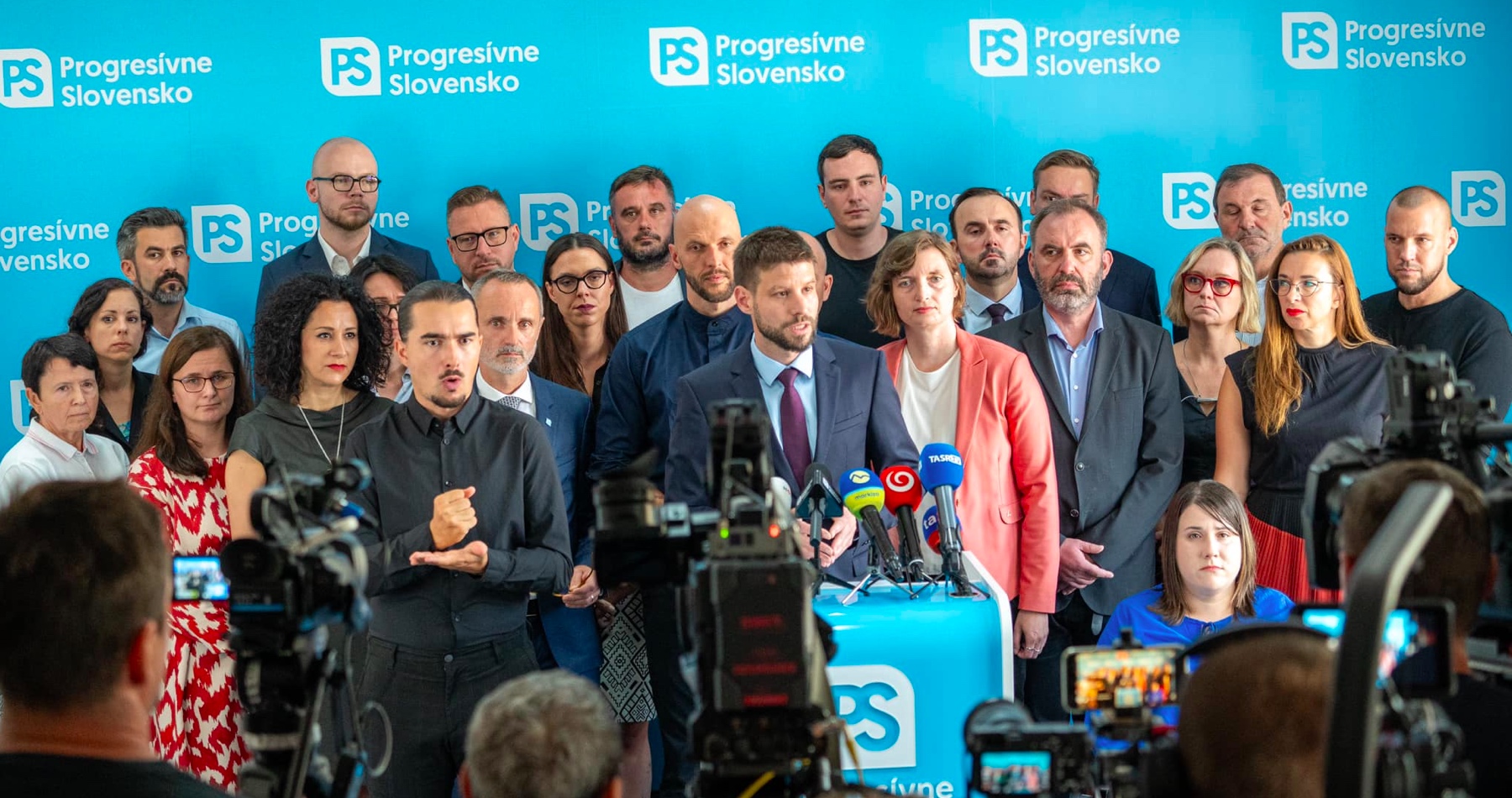 Ako agentúry vylúčením pätiny voličov nahrávajú v prieskumoch Progresívnemu Slovensku