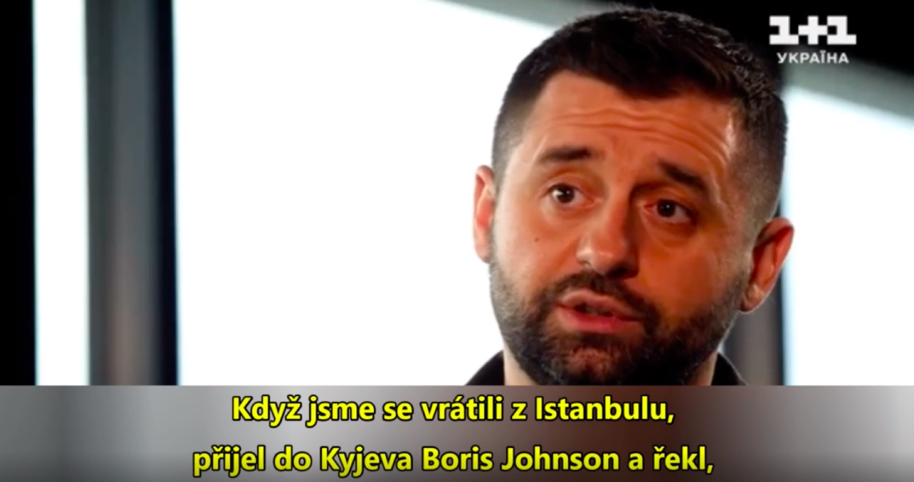Vedoucí ukrajinské delegace z Istanbulu a předseda parlamentního klubu Zelenského strany odpálil na ukrajinské televizi pravdu, že válka na Ukrajině mohla skončit v březnu 2022, ale tehdejší britský premiér Boris Johnson to zamítl!