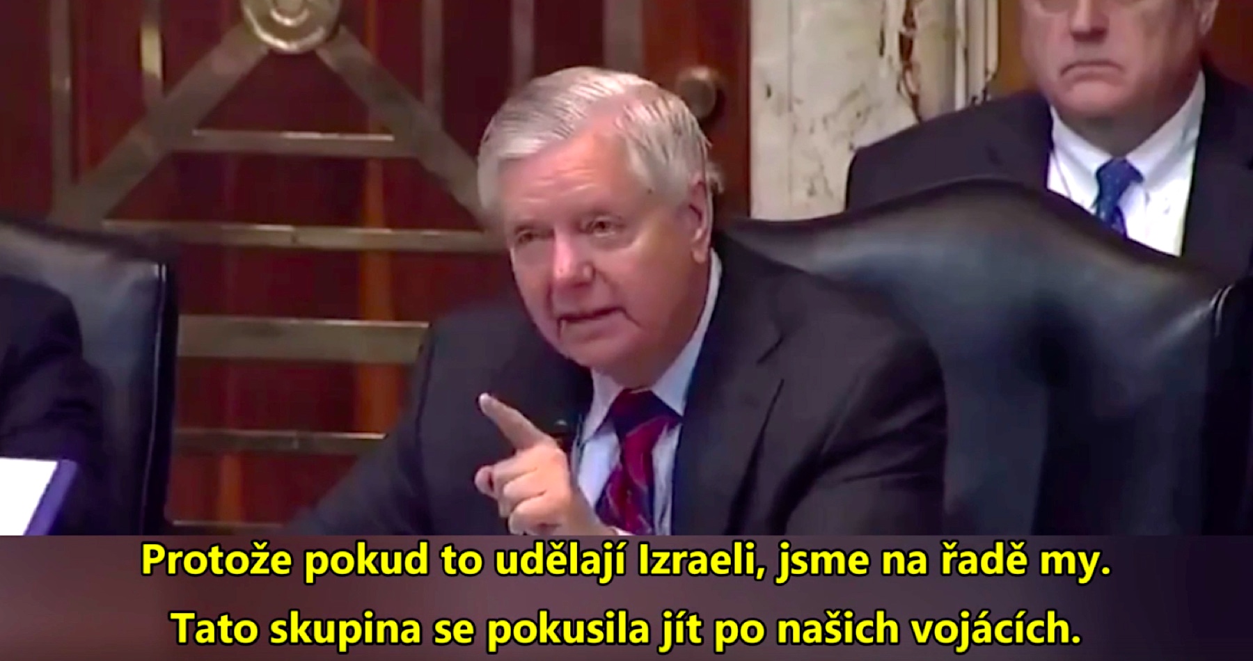 VIDEO: Šéf diplomacie EÚ Borrell vyzval Izrael, aby nezastrašoval a nevyhrážal sa sudcom Medzinárodného trestného súdu kvôli zatykačom na izraelského premiéra Netanjahua a ministra obrany Galanta. „Na rade sme my. Musíme pomôcť našim priateľom v Izraeli a chrániť aj seba,“ hlási vystrašený americký vojnový štváč - senátor Lindsey Graham