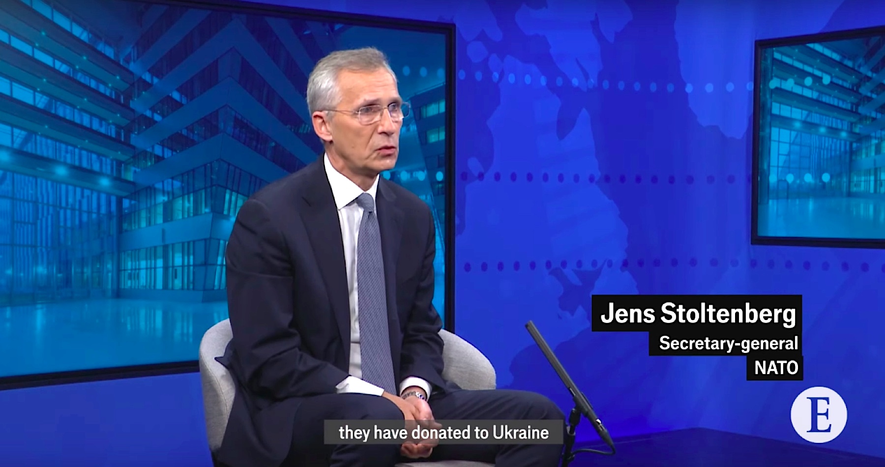 VIDEO: Šéf NATO Stoltenberg vyzýva členské štáty Severoatlantickej aliancie povoliť Ukrajine útoky západnými zbraňami na územie Ruska. Nemecký kancelár Scholz takúto možnosť odmieta, ale naďalej sníva, že Ukrajina s pomocou Západu dokáže Rusko poraziť. Situácia sa skomplikovala ešte viac, pretože Zelenskému vypršalo funkčné obdobie a nové prezidentské voľby ukrajinský diktátor odmieta vypísať. Putin v tejto súvislosti poukazuje na to, že o mierovom urovnaní konfliktu tak nemá s kým rokovať, keďže súčasný vodca kyjevského režimu nie je už viac legitímnym predstaviteľom Ukrajiny
