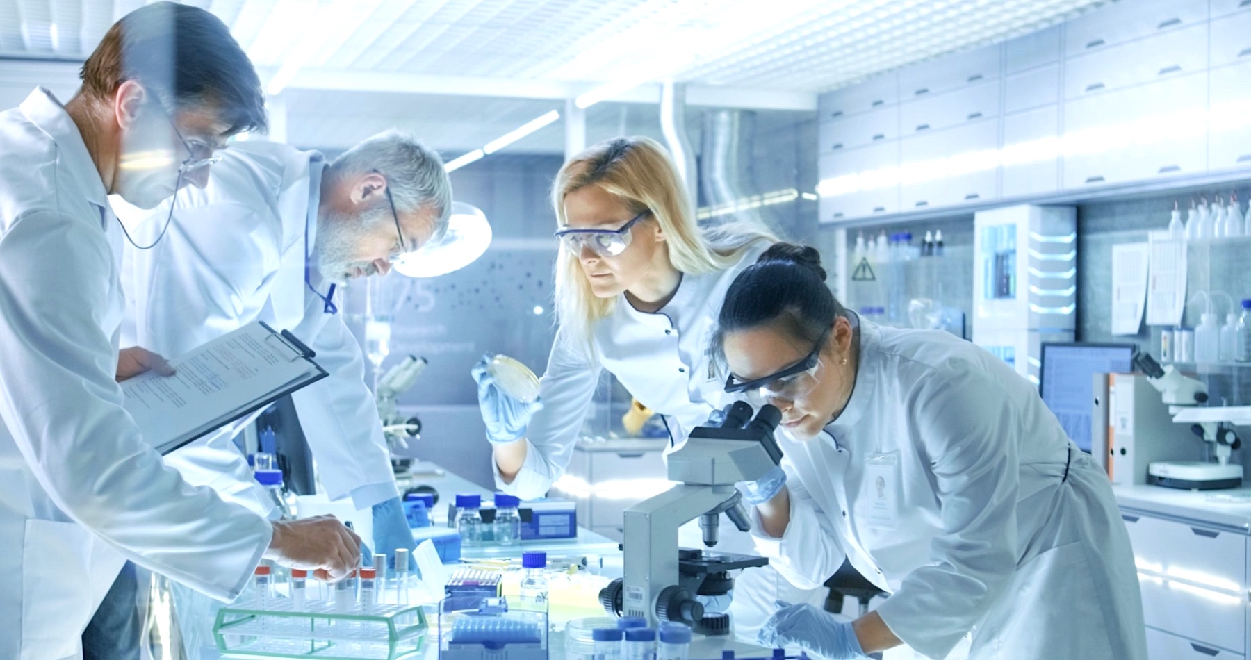 Biomedicínske centrum SAV preverí mRNA preparáty, ktoré farmaceutickými firmami skorumpovaná a spolitizovaná veda a jej slúžiaci vedci označujú za anticovidové vakcíny