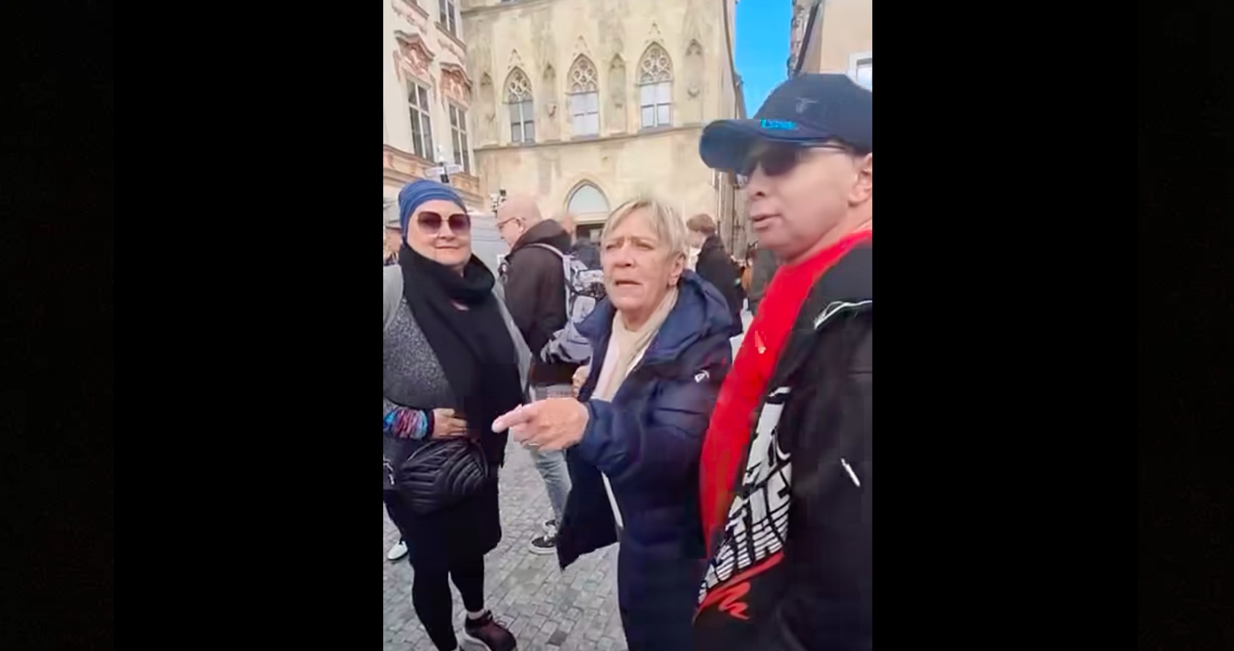 VIDEO: Herečka Jaroslava Obermaierová ukronacistom na mierovom zhromaždení v Prahe pripomenula, že Ukrajinci prednedávnom vraždili ruské děti: „Banderovci jsou fašisté. Dobře si vzpomínám, jak moji rodiče měli panickou hrůzu z Banderovců“