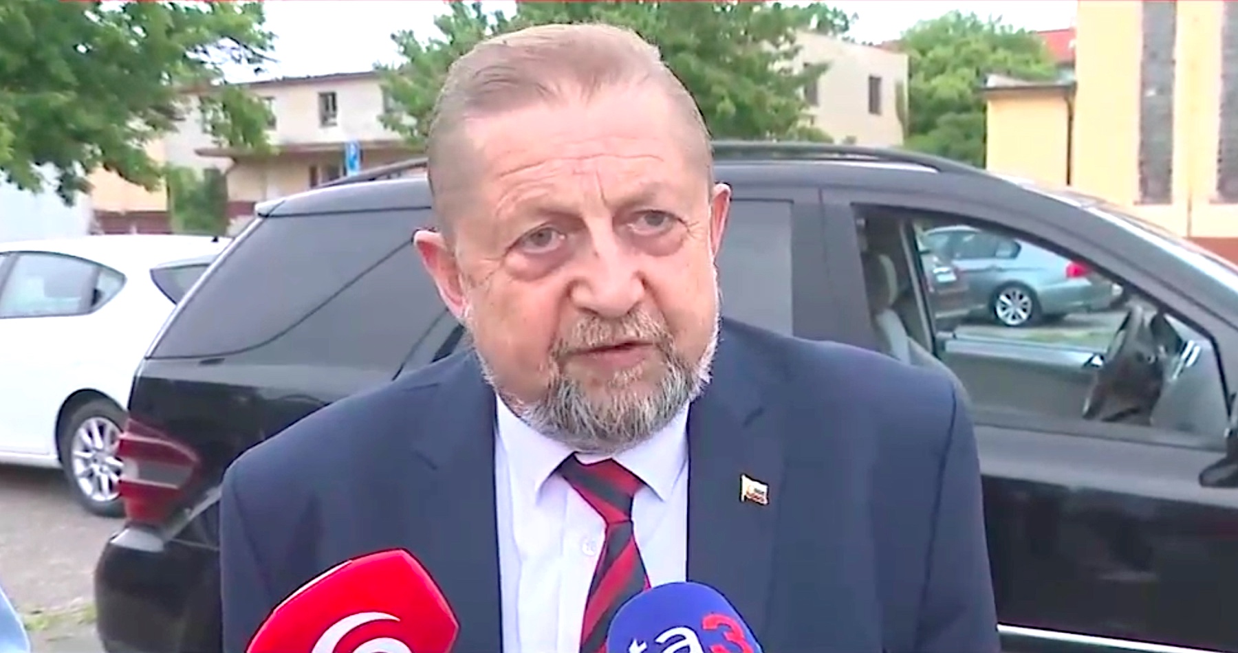 VIDEO: Politický proces so Štefanom Harabinom za jeho protibanderovské vyjadrenia pokračoval na Špecializovanom trestnom súde. Exministrovi spravodlivosti hrozia 3 roky väzenia za výrok, že ruský prezident Vladimir Putin je povinný pacifikovať nacistov a za svojím názorom si naďalej stojí aj teraz. Definitívny verdikt vyriekne súd v piatok