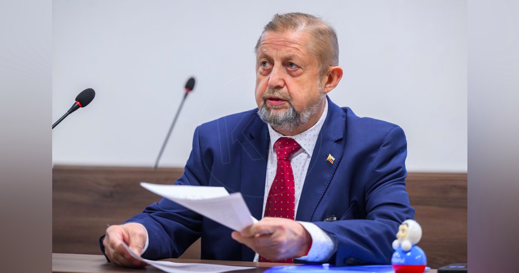 VIDEO:  Špeciány súd oslobodil Štefana Harabina spod obžaloby v kauze vykonštruovaného politického procesu údajného schvaľovania ruskej agresie. Sudca priznal, že nie je spôsobilý riešiť otázku, či sa Rusko dopustilo aktu agresie a poukázal na to, že neexistuje žiadne rozhodnutie Bezpečnostnej rady OSN o agresii. Harabin upozornil premiéra Fica aj ďalších, ktorí hovoria o ruskej agresii, na tento výrok sudcu ŠTS