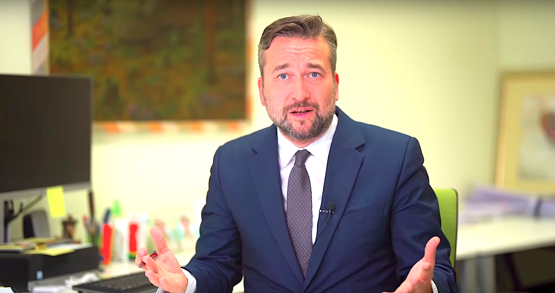 Europoslanec Blaha: Slovensko leží v žalúdku liberálov, lebo odmieta vojnu proti Rusku aj progresívne sexuálne experimenty. A tak sem posielajú trestné výpravy