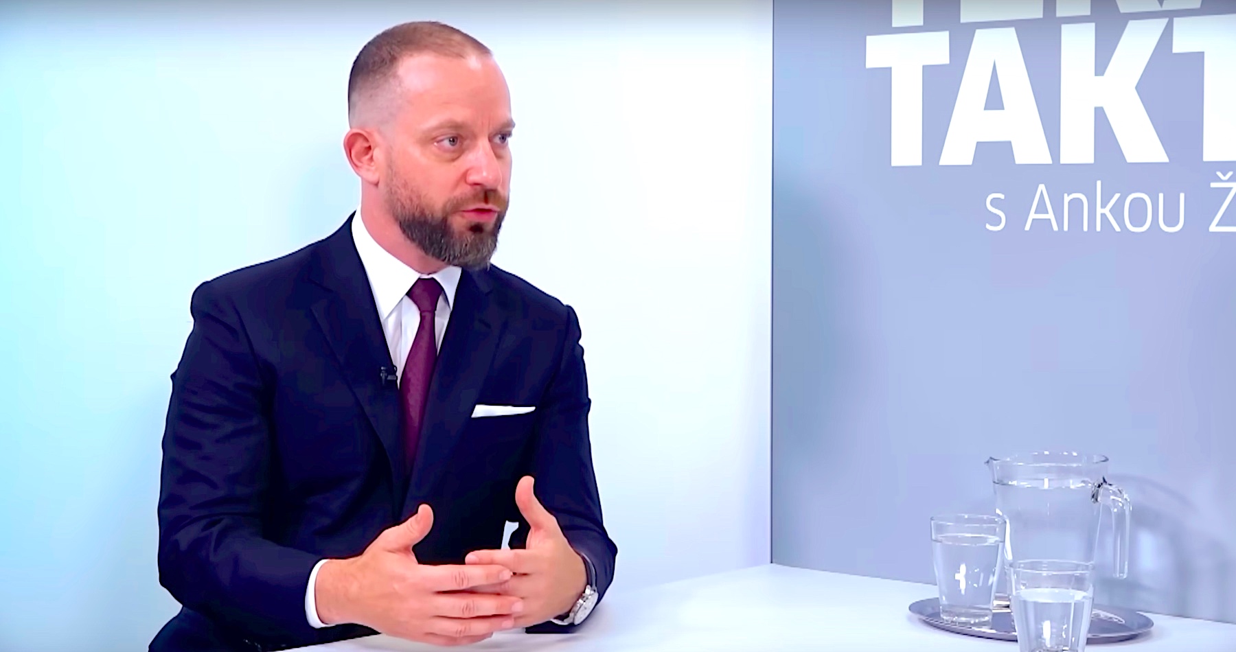 VIDEO: Advokát Marek Para o nuansách súdnych pojednávaní v kauze vraždy Jána Kuciaka, o dešifrovaní skrytých symbolov v komunikácii medzi Mariánom Kočnerom a Alenou Zsuzsovou prostredníctvom aplikácie Threema, ale aj o tom, ako obžalovaný podnikateľ reagoval na správy o odhalení vrahov novinára 