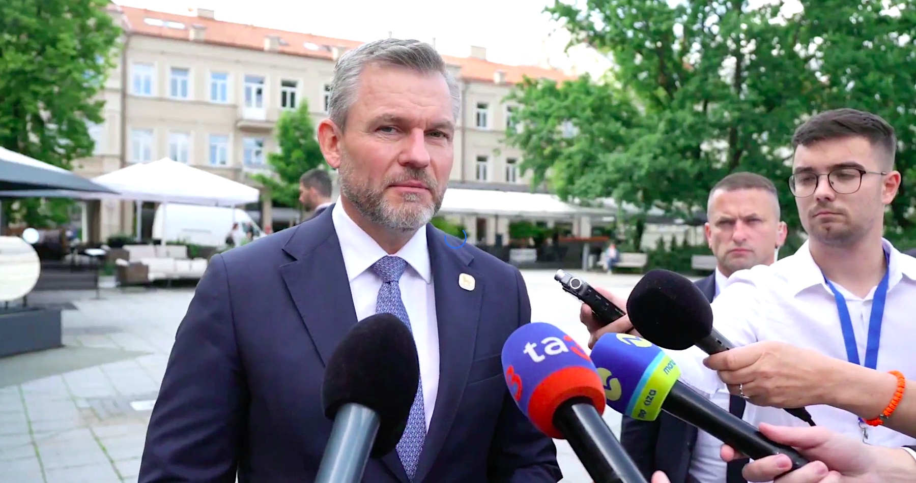 VIDEO: Prezident Pellegrini podporil zvýšeniu výdavkov Slovenska na obranu o 1,5 percenta hrubého domáceho produktu. Danko považuje navyšovania výdavkov za likvidáciu našej ekonomiky a cestu k svetového konfliktu