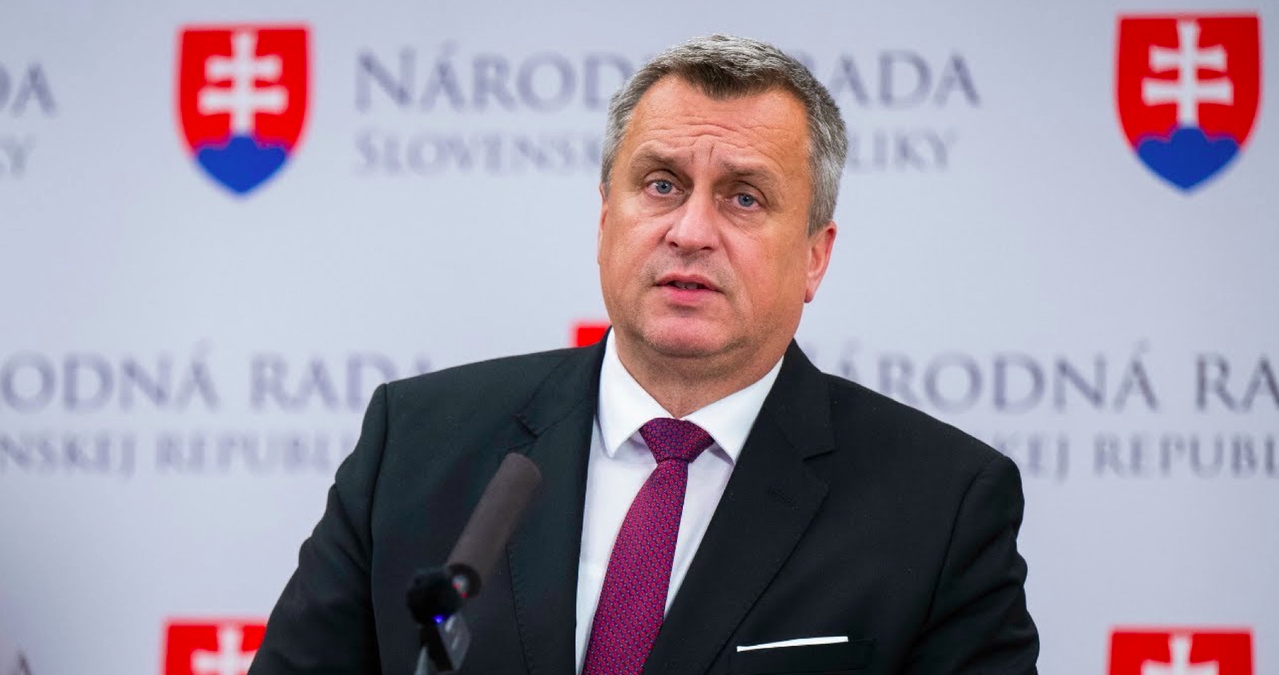 VIDEO: Peter Kažimír funkciu guvernéra NBS zastával dobre, považujem ho za profesionála, vyhlásil šéf SNS Andrej Danko