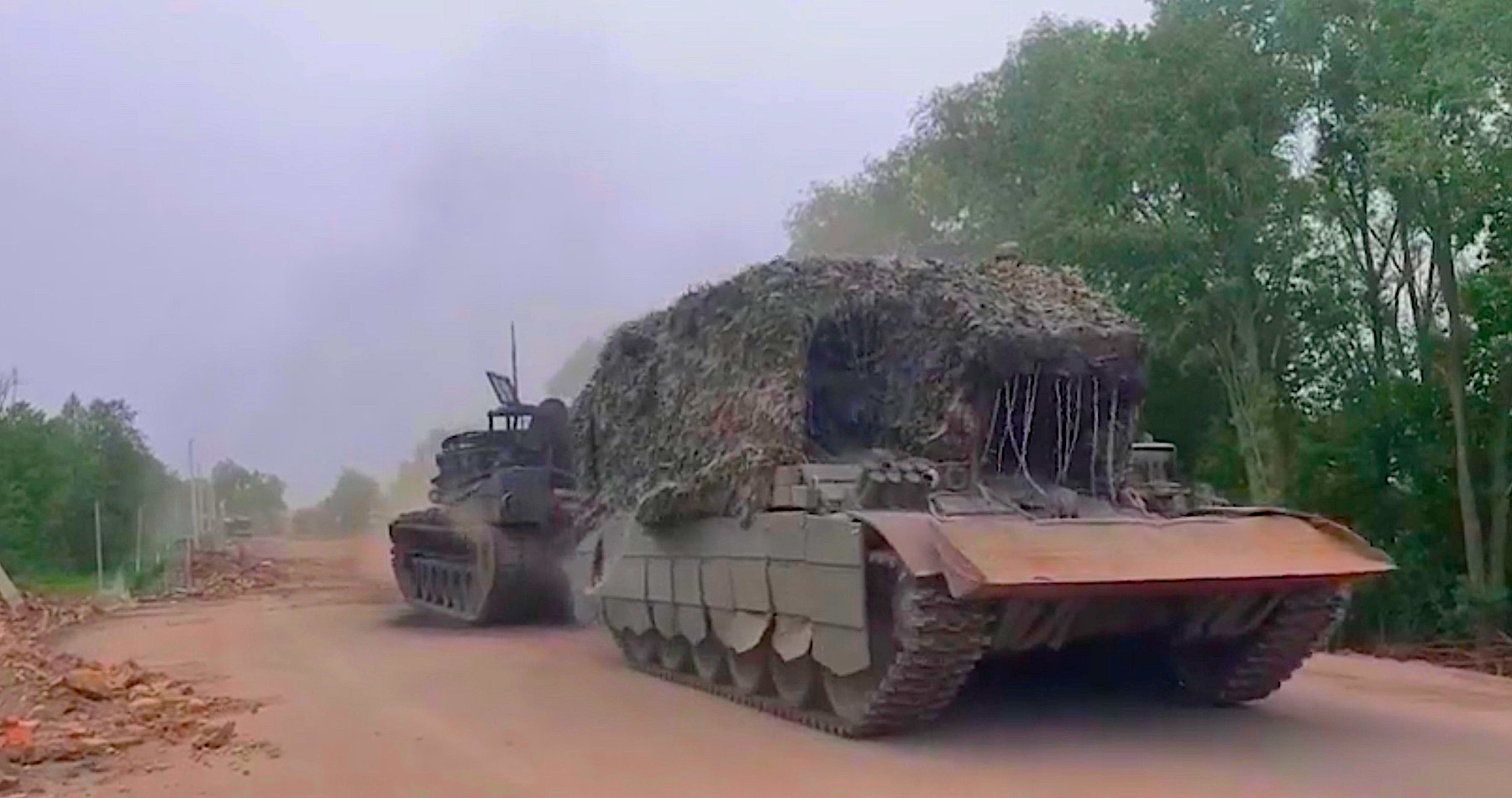 VIDEO: Ruskí vojaci si v pohraničí ukoristili ukrajinské tanky M1 Abrams americkej výroby