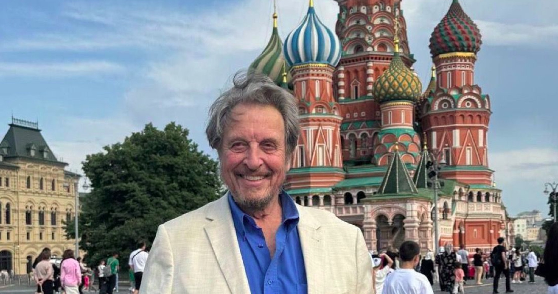 Muskov otec tvrdí, že jeho syn pri roztržke s Donaldom Trumpom konal v strese a urobil chybu, že sa proti prezidentovi USA verejne postavil. Ruského prezidenta označil za vyrovnaného a príjemného muža a západné médiá šíriace falošné správy obvnil z toho, že šíria o Rusku úplné nezmysly a vykresľujú ho ako nepriateľa