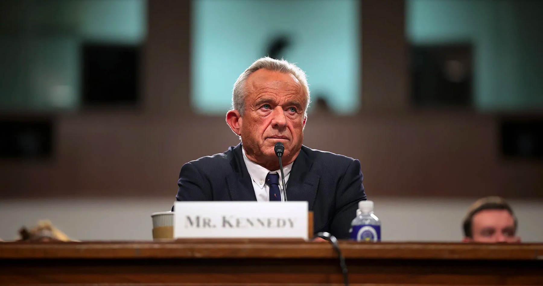 Americký minister zdravotníctva Robert F. Kennedy Jr. odvolal celú poradnú komisiu pre vakcíny a jej členov obvinil z konfliktu záujmov
