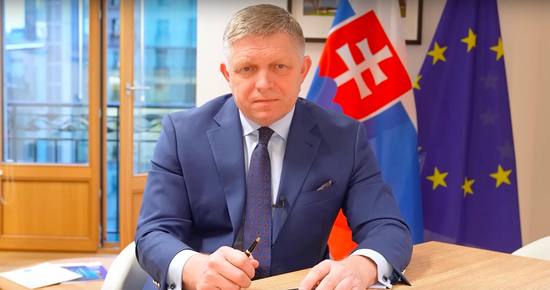 VIDEO: Premiér Fico kvôli absurdnej požiadavke USA enormného navyšovaniu výdavkov na obranu začal hovoriť o tom, že Slovensku by svedčala neutralita. NATO označil za golfový klub s takým vysokým členským poplatkom, ktorý nás núti premýšľať radšej o vystúpení zo Severoatlantickej aliancie, ako by sme mali dávať na obranu takmer pätinu celého slovenského rozpočtu