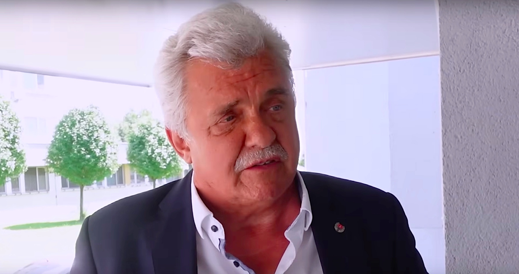 VIDEO: Peter Marček sa musí ospravedlniť bývalej europoslankyni Lucii Ďuriš Nicholsonovej za obvinenia z prostitúcie, rozhodol o tom Mestský súd v Bratislave. „V žiadnom prípade sa neospravedlním, proti rozhodnutiu sa odvolám,“ vyhlásil bývalý poslanec NR SR