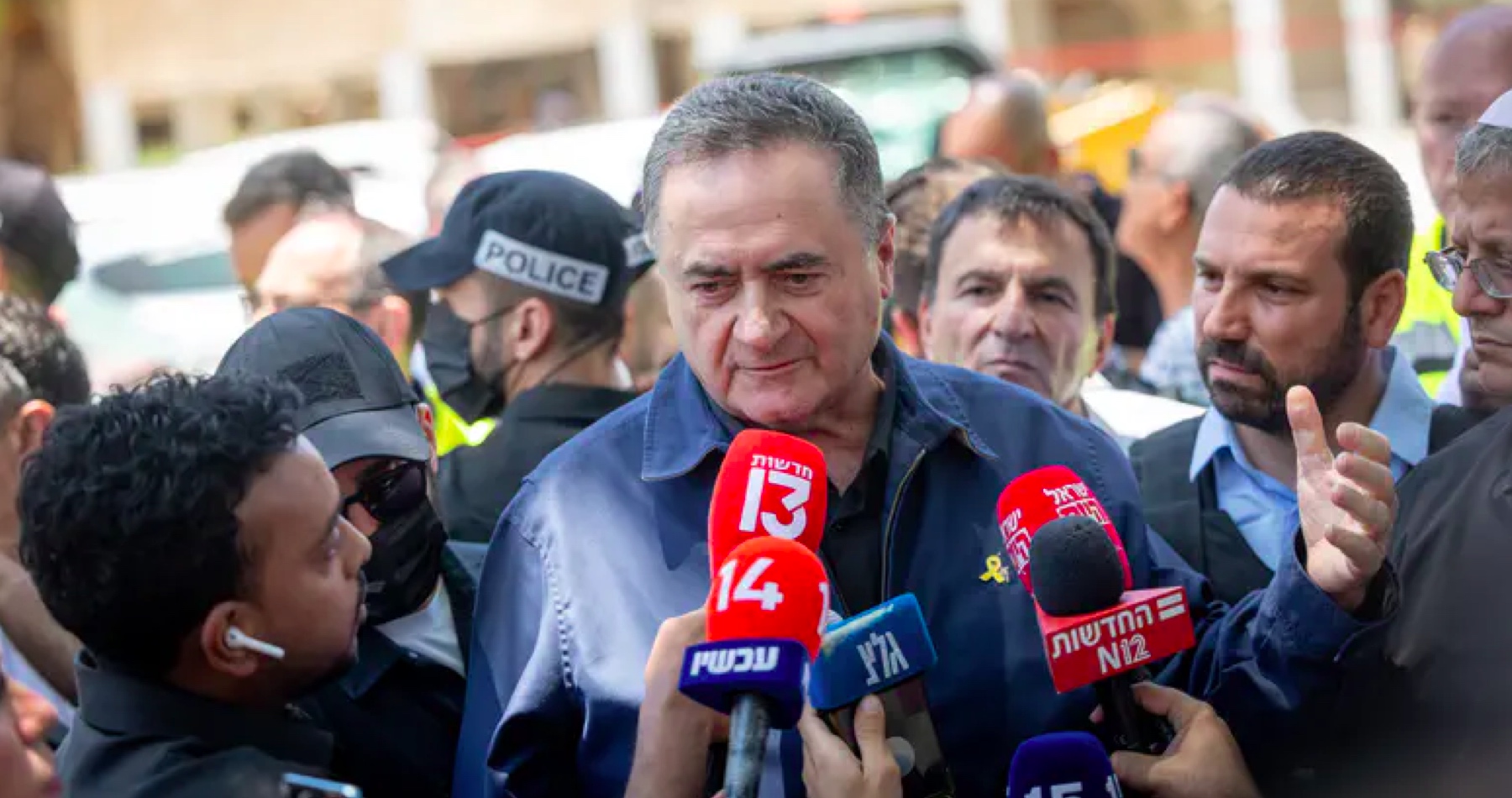 Iránsky najvyšší duchovný vodca ajatolláh Alí Chameneí by mal byť zabitý, vyhlásil izraelský minister obrany Jisrael Kac. Výbuchy v Jeruzaleme boli podľa novinárov najsilnejšie od vypuknutia konfliktu medzi Izraelom a Iránom