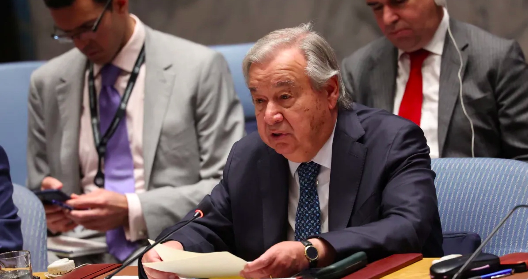 VIDEO: Šéf OSN António Guterress varoval pred rozšírením konfliktu medzi Izraelom a Iránom. Zapálený plameň už podľa neho nebude vedieť nikto kontrolovať a vyzval USA aj Izrael, aby dali šancu mieru, lebo inak dôjde k chaosu. „S útokmi na Irán neprestaneme, kým neodstránime jadrovú hrozbu,“ odkázal svetu izraelský veľvyslanec pri OSN 