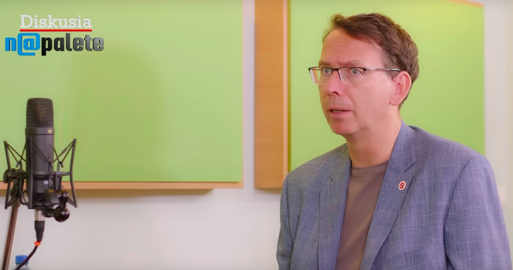VIDEO: Politológ a exdiplomat Petr Drulák o česko-slovenských vzťahoch, o devastačnej ideológii neoliberalizmu & progresivizmu, o zneužívaní otázky ľudských práv na geopolitické ciele, o racionálnej politike premiéra Roberta Fica, o sionizme, ale aj o povojnovej podobe Ukrajiny, ktorá podľa neho príde o veľkú časť svojho územia 