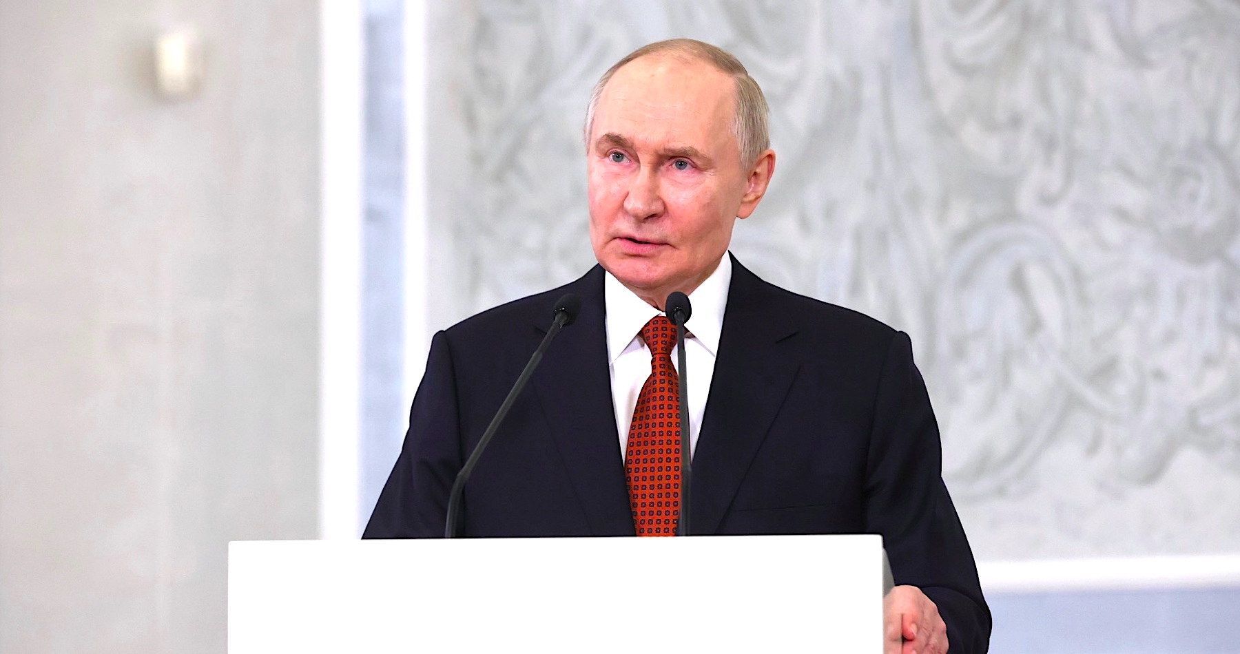 VIDEO: Putin o rokovaniach medzi Ruskom a Ukrajinou, o zvyšovaní zbrojných výdavkov NATO, o agresívnom správaní sa Západu voči jeho krajine, o ekonomickej situácii v Rusku a v západných štátoch, o americkom prezidentovi Trumpovi, ale aj o komplikovanej politickej realite pri riešení závažných geopolitických probémov v porovnaní s naivnými predstavami mnohých ľudí a politikov