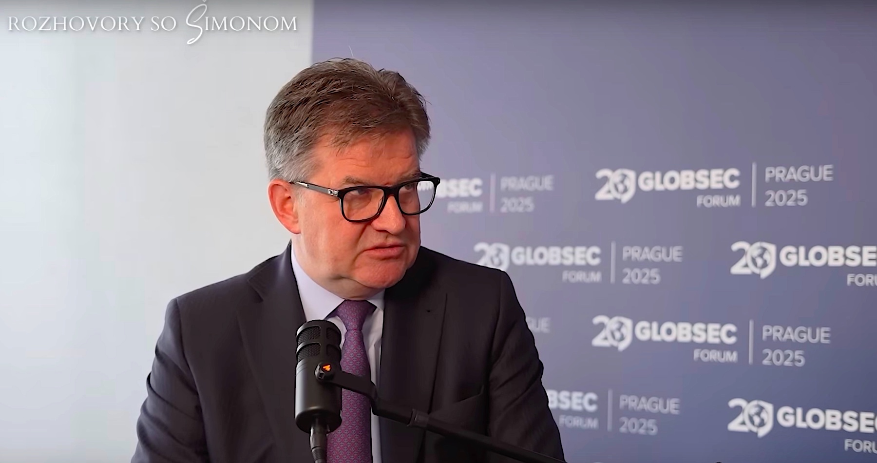 VIDEO: Exminister zahraničia Lajčák o oprávnenej, ale prehnanej kritike EÚ, o hysterickej posadnutosti médií Robertom Ficom, o zväzáckom správaní sa tých, ktorí kopú do Číny a Ruska a prezentujú iba jeden totalitný názor na udalosti a svet, o netolerancii k iným názorom a nasadzovaní si klapiek na oči voči aktuálnej geopolitickej realite, o umení diplomacie, o tom, že história ukáže, kto stojí na správnej strane dejín, o tom, že svet nie je žiť iba v bubline s názvom Európska únia, ale aj o „českom šašovi“ europoslancovi Zdechovskom, ktorému by dal, keby sa s ním stretol