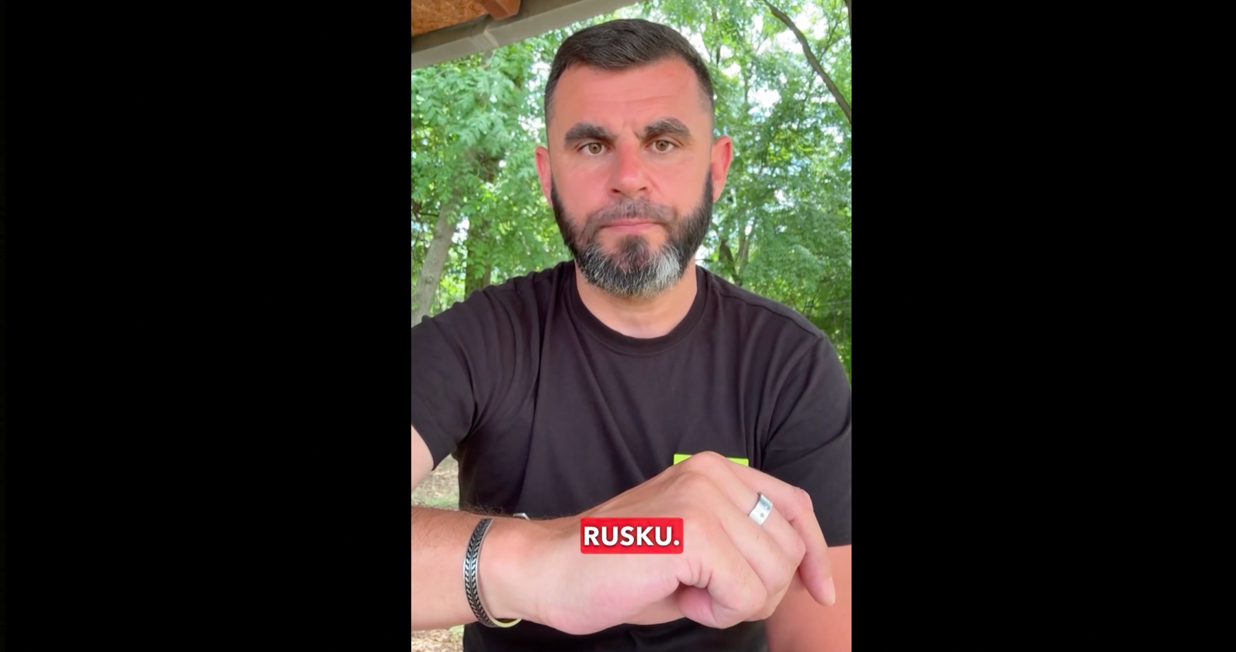 Poslankyňa za SaS Marcinková podľa Jána Mažgúta zavádza celú slovenskú verejnosť, keď tvrdí, že s využitím „Ficovho triku“ chce zaviazať slovenskú vládu podporiť protiruské sankcie. Liberálke unikol jeden mimoriadne dôležitý a podstatný detail