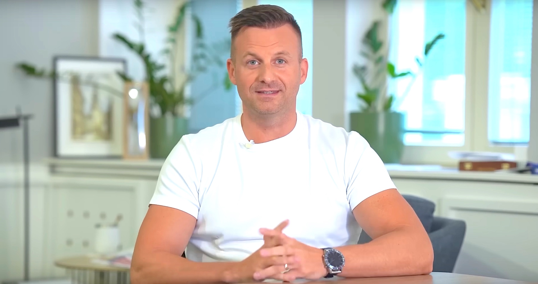 VIDEO: Denník N sa rozhodol klamať, aby vytvoril megakauzu zverejnením článku s prevratným zistením, že vo vládnom Hoteli Bôrik sa konala udalosť ruskej ambasády. „Nečudujte sa, že Vám neodpovedáme a ľudia Vám pripisujú plnú zodpovednosť za atentát na predsedu vlády Slovenskej republiky,“ vyhlásil šéf Úradu vlády SR Juraj Gedra