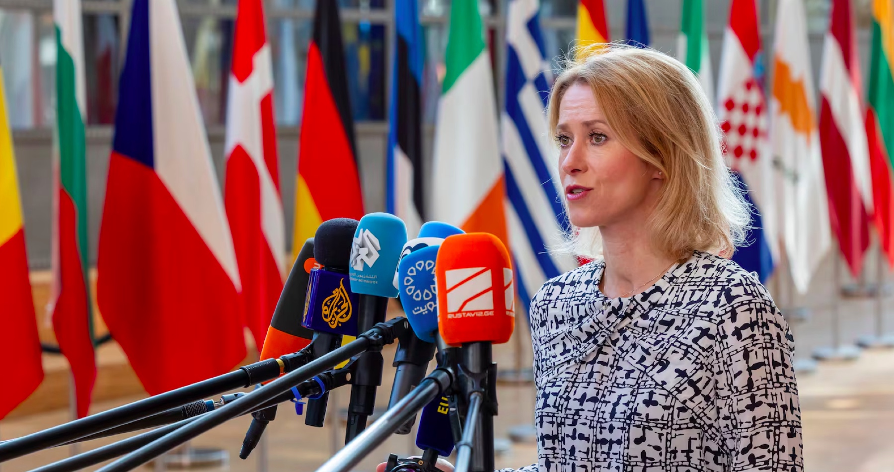 VIDEO: Päťdesiatdňové ultimátum Donalda Trumpa voči Rusku je podľa šéfky zahraničnej politiky EÚ príliš dlhé. Kaja Kallasová zároveň vyhlásila, že členské štáty EÚ sú veľmi blízko k dosiahnutiu dohody o 18. balíku protiruských sankcií