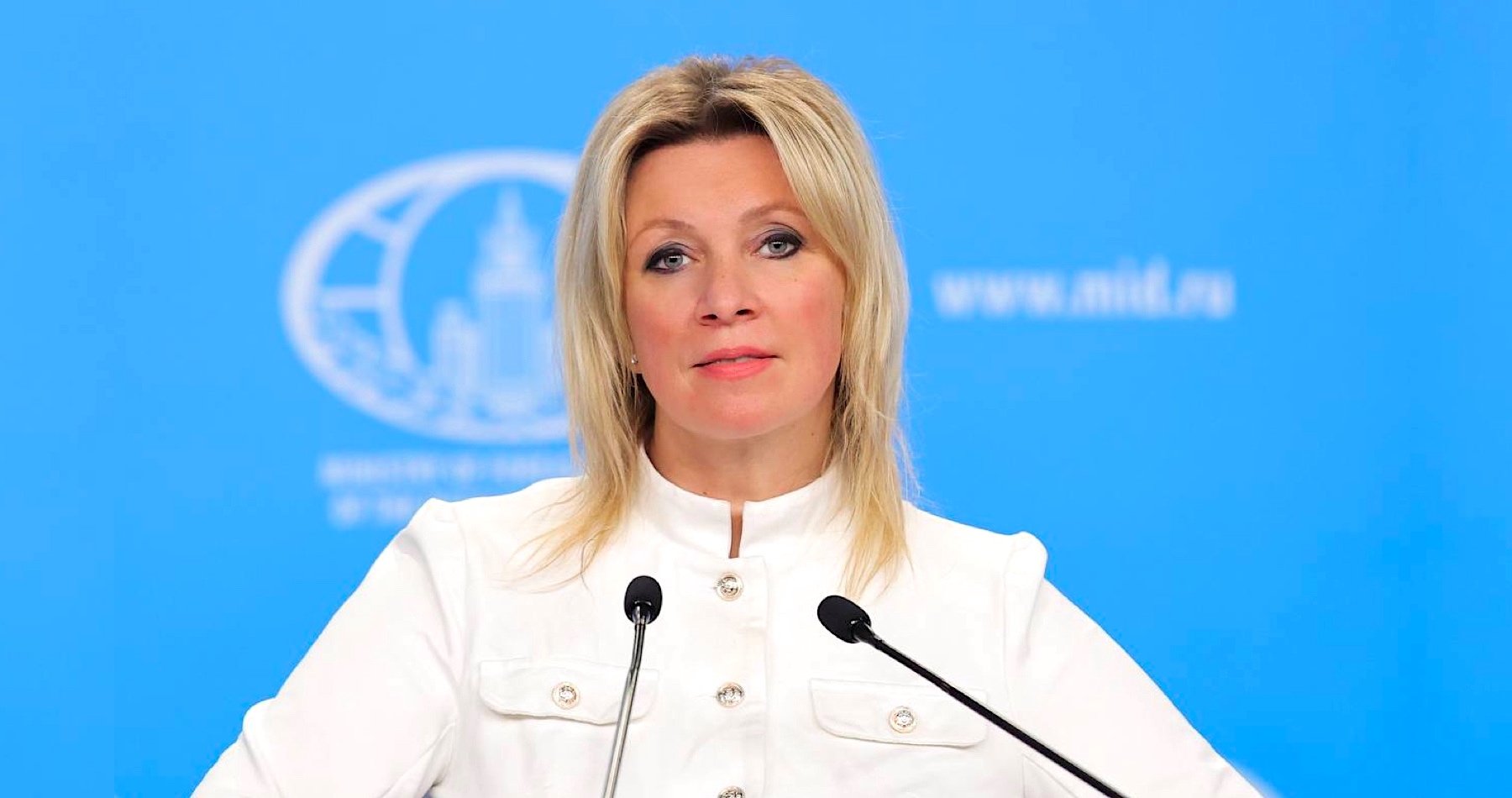 Rusko nebude akceptovať hrozby zo strany USA, vyhlásila hovorkyňa ruského rezortu diplomacie. Marija Zacharovová skonštatovala, že Európska únia nákupom zbraní pre kyjevský režim financuje smrť Ukrajine