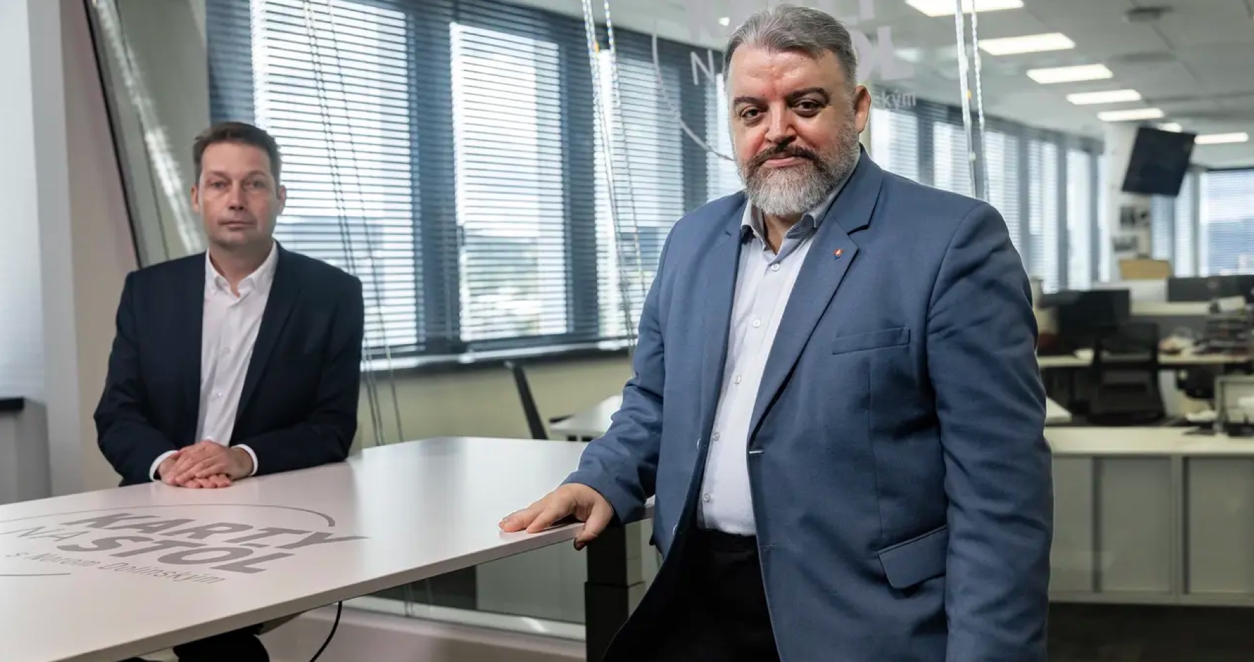 VIDEO: Eduard Chmelár o babrákoch na čele Európskej únie, ktorí nám spoločne so slovenskou opozíciou škodia, o nezmyselnej kritike Roberta Fica pri vyjednávaniach o ruskom plyne za každú cenu, ktorá vedie k úpadku štátu, o hrozbe, ktorá na nás nečíha z Ruska, ale zo strany politiky USA a Bruselu, ale aj o účinkovaní politikov v maskáčoch v rámci projektu Národných obranných síl