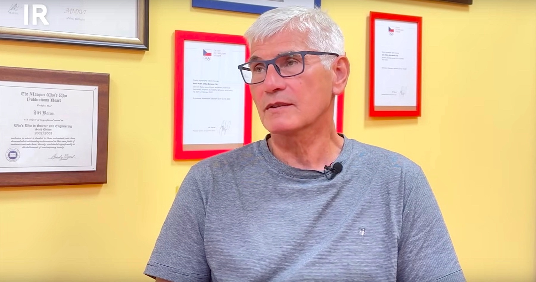 VIDEO: Kontaminace vakcín proti Covid-19 je mnohonásobně vyšší než povoluje norma, tvrdí vakcinológ a epidemiológ prof. MUDr. Beran 