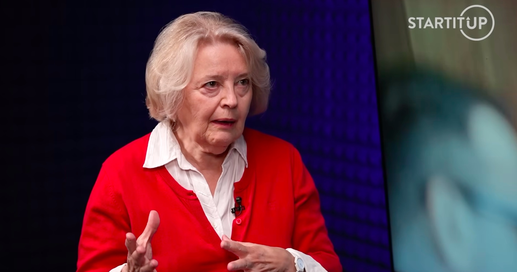 VIDEO: „Na dôležitých postoch máme hlupákov, ktorí presadzujú neutralitu. Asi už majú vymleté mozgy. Rusom by nikto z nás nemal veriť. Musíme sa všetci cítiť byť Európanmi. Nevieme prehlušiť primitívnu nacionalistickú ideu z 19. storočia, že Slovan musí vedieť, kto je jeho nepriateľ,“ vyhlásila Magda Vášáryová