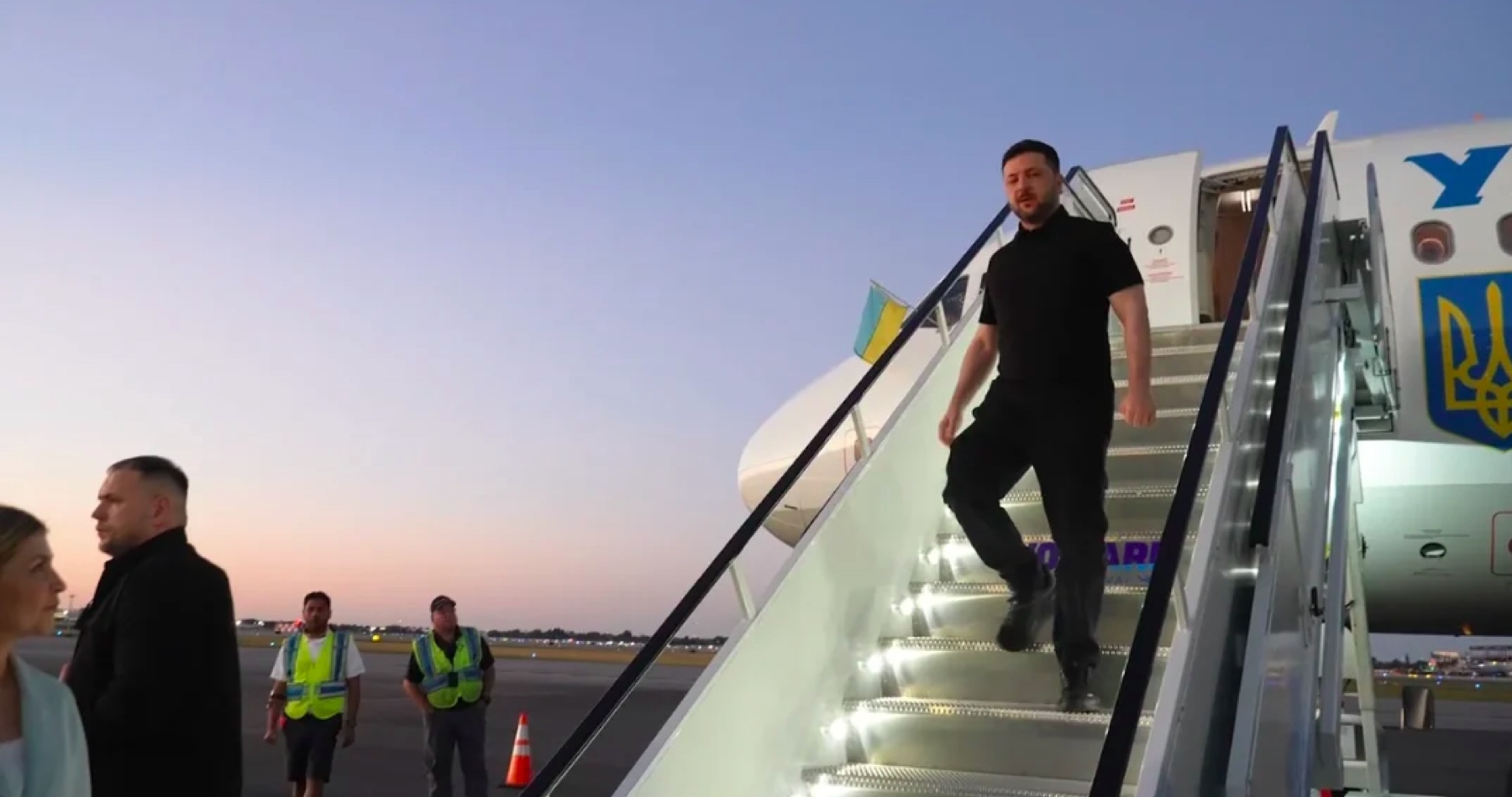 VIDEO: Zelenského na letisku v Miami nevítal nikto z americkej strany