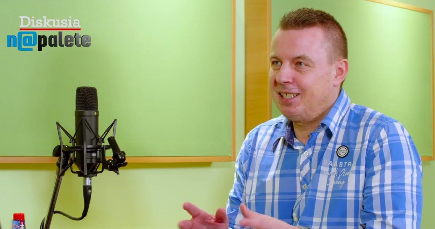 VIDEO: Jindřich Rajchl o česko-slovenských vzťahoch, snahe Babišovej vlády napraviť to, čo Fialova vláda zničila, vulgárnych vyjadreniach „diplomatky“ Magdy Vášáryovej na jeho adresu, o súboji neoliberalizmu a progresivizmu so suverenistickými silami, o nebezpečenstvách migrácie, politiky Green Dealu, rozmachu genderizmu a podpore vojny, ale aj o zastavení dodávok ruskej ropy Slovensku a Maďarsku, ktoré podľa neho Zelenskému prikázala samotná EÚ 