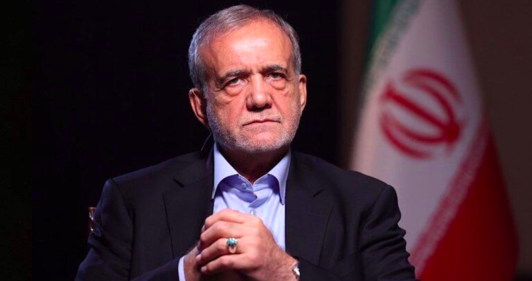 Iránsky prezident Masúd Pezeškiján adresoval Američanom a hľadačom pravdy list, v ktorom im povedal pravdu o Iráne a súčasnej vážnej geopolitickej situácii. Upozornil v ňom, že svet dnes stojí na rázcestí. „Voľba medzi konfrontáciou a dialógom je nielen reálna, ale aj zásadná. Jej výsledok ovplyvní budúcnosť nasledujúcich generácií,“ uviedol iránsky líder