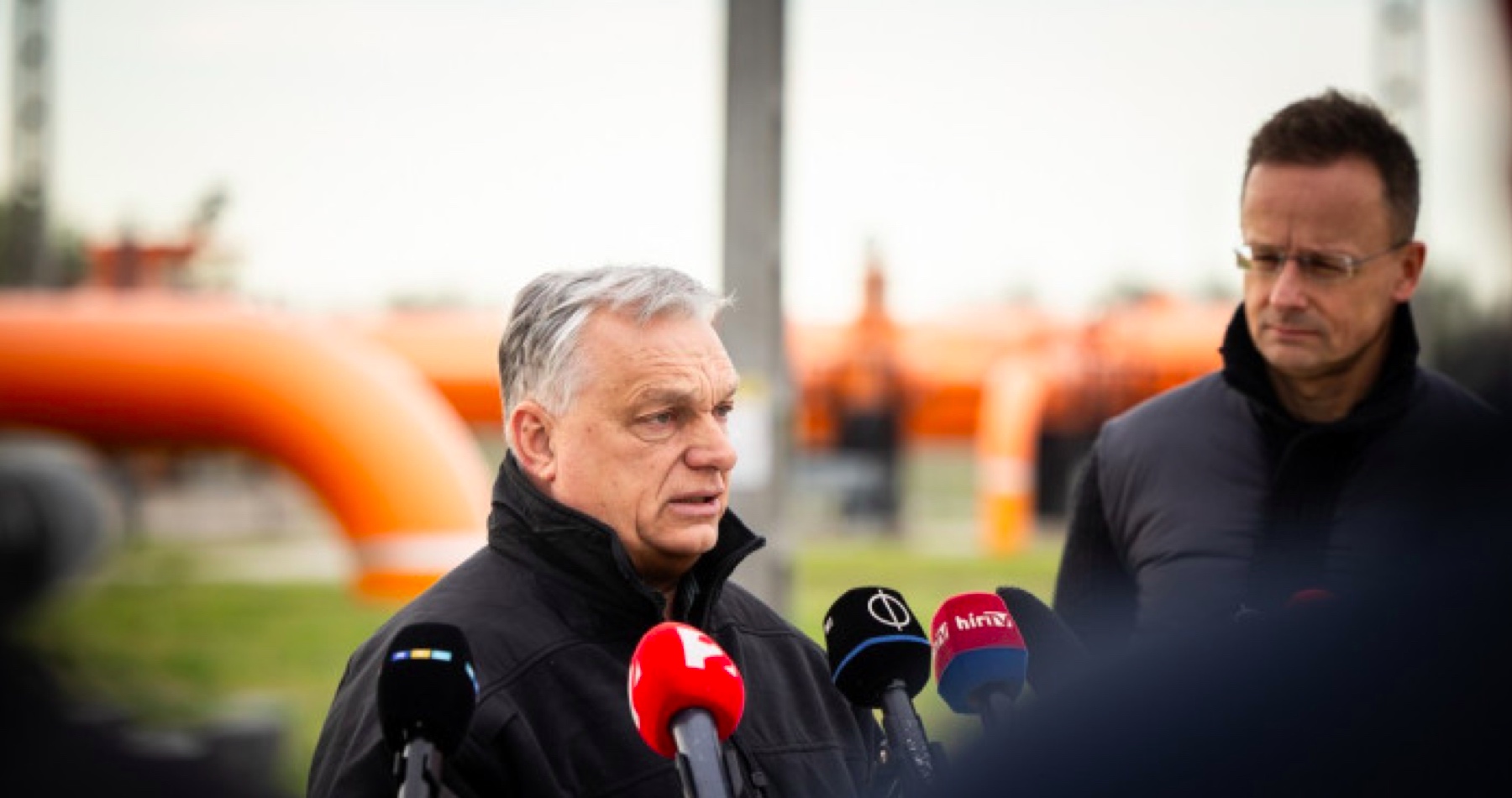 VIDEO: „Celá Európa smeruje k mimoriadne vážnej energetickej kríze. Najbližšie dni budú kľúčové. Ak nenájdeme riešenie Európa čaká radikálny pokles výkonnosti, máme veľmi málo času konať. Čaká nás vážna kríza kvôli nedostatku ropy a plynu,“ varoval maďarský premiér Viktor Orbán po tom, ako Srbsko našlo výbušniny pri plynovode TurkStream vedúcom do Maďarska, ktoré v tejto súvislosti obviňuje Ukrajinu za terorizmu