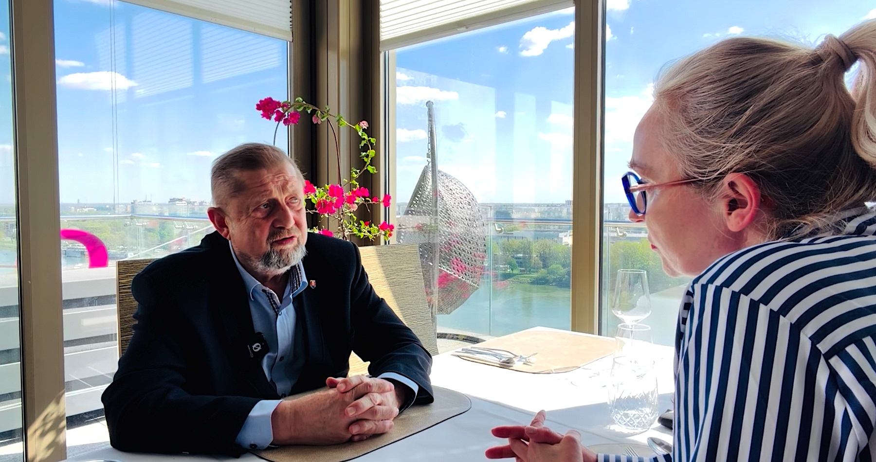 VIDEO: Štefan Harabin o väzbe Daniela Bombica, porušení jeho práv, ktoré konštatoval Ústavný súd SR, potrebe úpravy zákona o extrémizme, paradoxe a nezmyselnosti dôkazného bremena na páchateľovi namiesto OČTK, o slobode slova, o dovolacom konaní a rozhodnutí Najvyššieho súdu v prípade bývalého špeciálneho prokurátora Dušana Kováčika v pomere 5:0 a porušení jeho práv, o kauze Kajúcnik a nadpráci bratislavského krajského sudcu Tomáša Hajduka pri posudzovaní merita veci, o nelichotivých štatistikách Slovenska v konaniach pred ESĽP, o sprísnenom režime bývalého šéfa bratislavských operatívcov NAKA - Jána Kaľavského vo výkone trestu, ktorý chcel usvedčiť čurillovcov z páchania trestnej činnosti, ale aj o konflikte v Iráne, budúcnosti NATO a novom multipolárnom svetovom poriadku