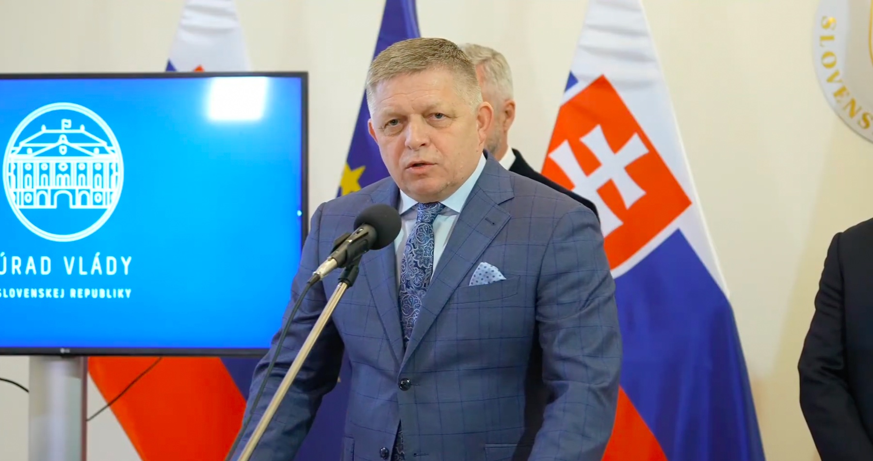 VIDEO:  Premiér Robert Fico podáva trestné oznámenie na zaujatú sudkyňu Špecializovaného trestného súdu Pamelu Záleskú pre podozrenie zo zneužitia právomoci verejného činiteľa po tom, čo dovolací rozsudok Najvyššieho súdu zrušil nielen rozsudok Najvyššieho súdu, ale aj rozsudok ŠTS v prípade bývalého špeciálneho prokurátora Dušana Kováčika