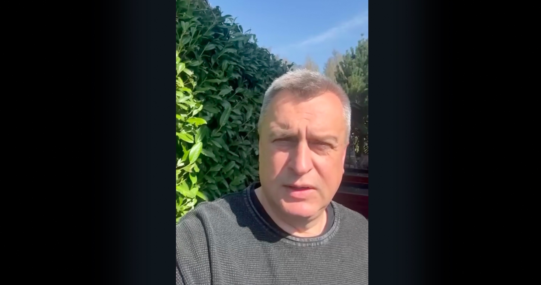 VIDEO: Po kritike Emmanuela Macrona zo strany Andreja Danka, že francúzsky prezident rieši všetko, len nie EÚ, prišla ostrá reakcia francúzskeho veľvyslanectva. „Milý pán francúzsky veľvyslanec, pozdravujem Vás!,“  uviedol vzápätí šéf SNS vo svojom videoodkaze