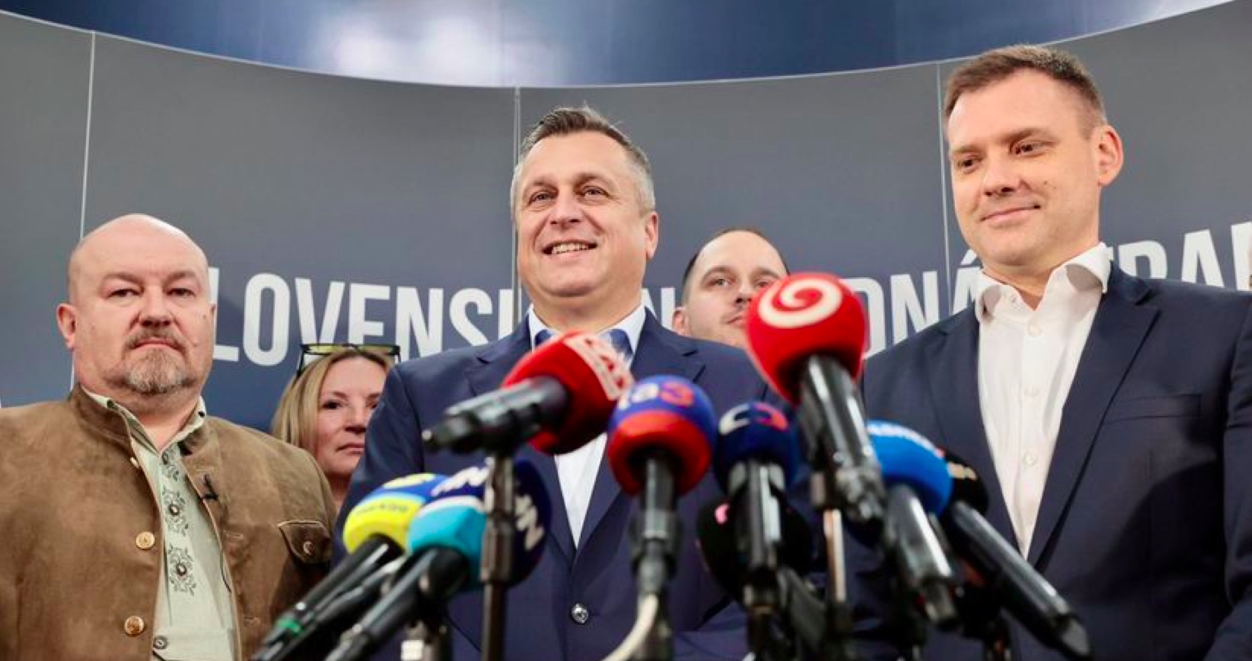 VIDEO: SNS odmietla prihlášky vicepremiéra Tomáša Tarabu aj Romany Tabakovej za členov strany