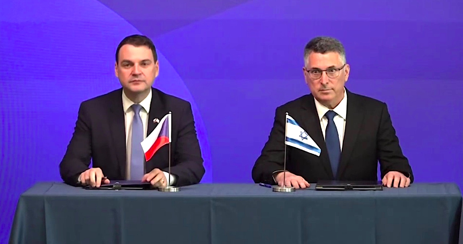 VIDEO: Český minister zahraničných vecí Petr Macinka označil Izrael za civilizovanú krajinu obklopenú necivilizovanými nepriateľmi, ktorých prirovnal ku kanibalom