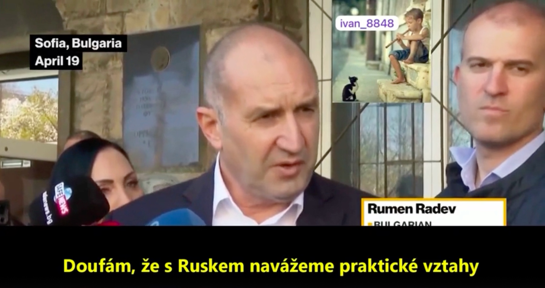 VIDEO: Bulharský exprezident a kritik EÚ Rumen Radev vyzval po suverénnom víťazstve svojej strany v parlamentných voľbách na obnovenie vzťahov s Ruskom
