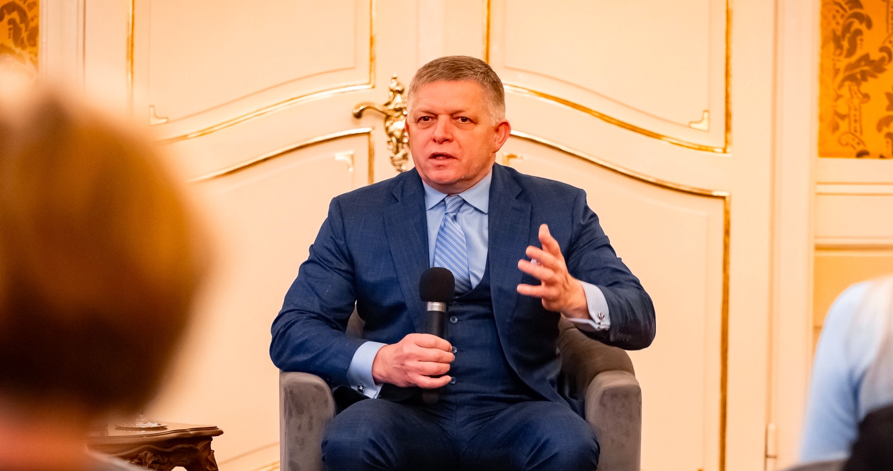 VIDEO: Premiér Robert Fico diskutoval s bratislavskými študentmi o zahraničnej politike a o tom, že princíp fungovania EÚ spočíva v „jednote v rozmanitosti“