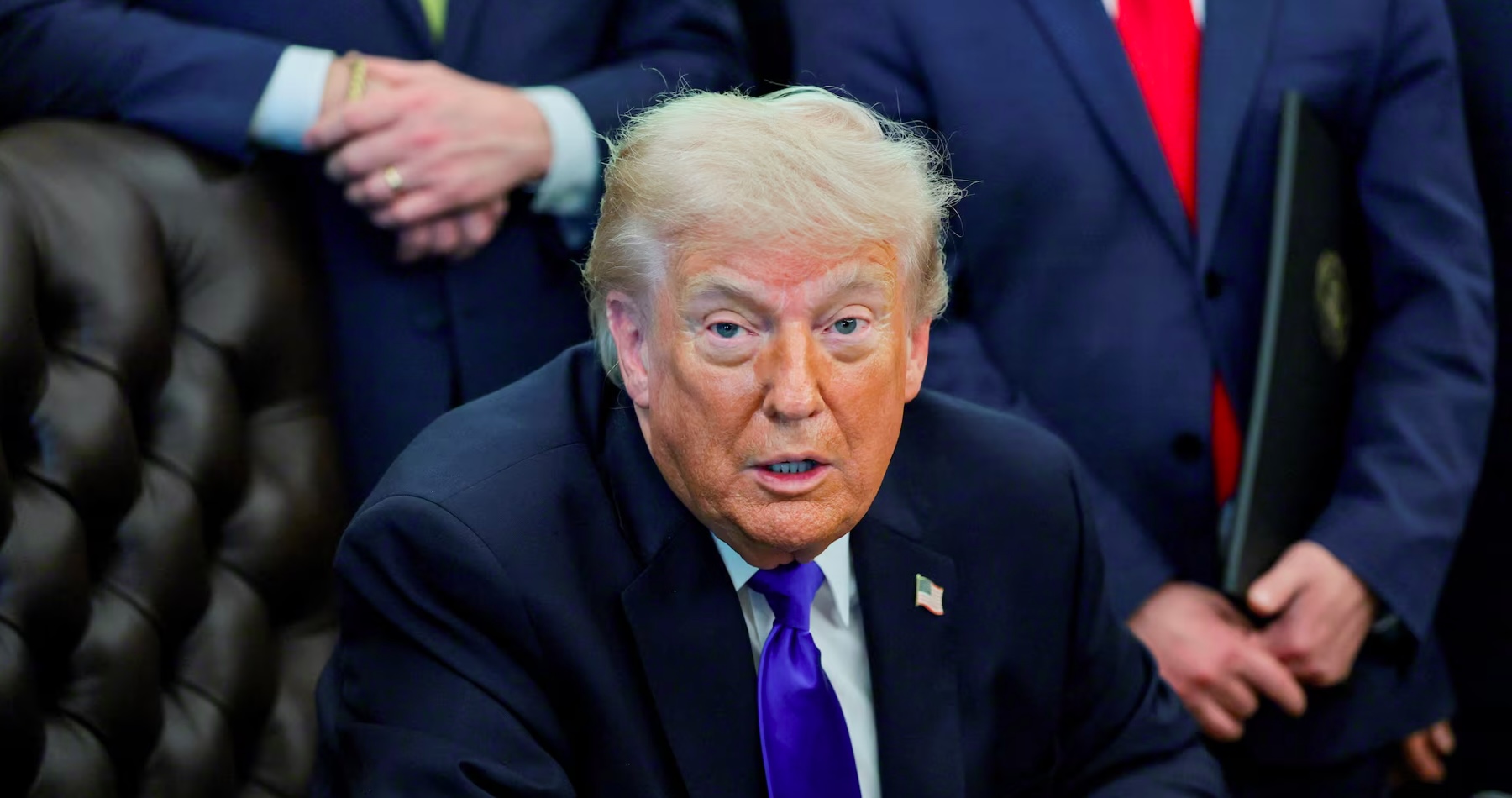 VIDEO: Prezident USA Donald Trump dostal otázku, či bol informovaný o súvise medzi zmiznutými a náhle zosnulými vedcami, ktorí sa zaoberali utajovaným výskumom vyspelých technológií, jadrovým výskumom a prípadmi UFO. David Wilcock bol nielen jedným z nich, ale aj spojovacím článkom